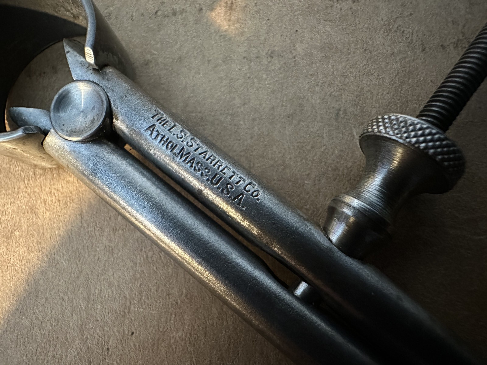 STARRETT 2 PIECE TOOLMAKER’S CALIPERS 4″ OUTSIDE & 5″ INSIDE