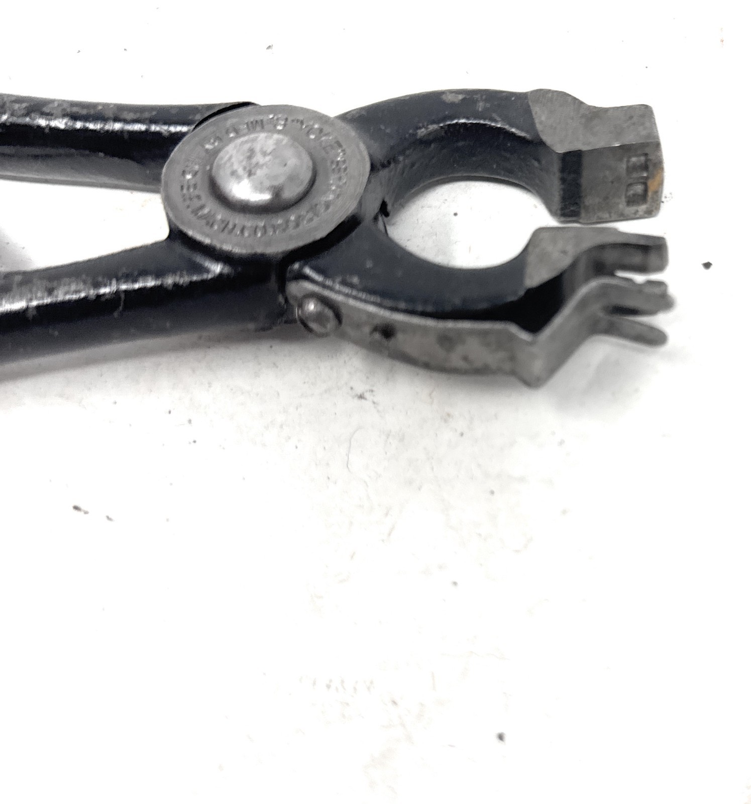 Vintage IND. B.F. MACH CO. Boston Mass “YOKE” 7″ pliers
