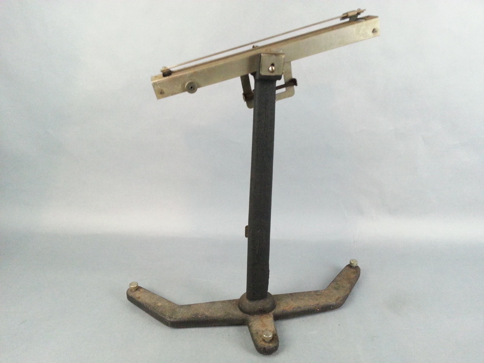 Vintage Eberbach Scale Base Ann Arbor Pharmaceutical Scientific Grams