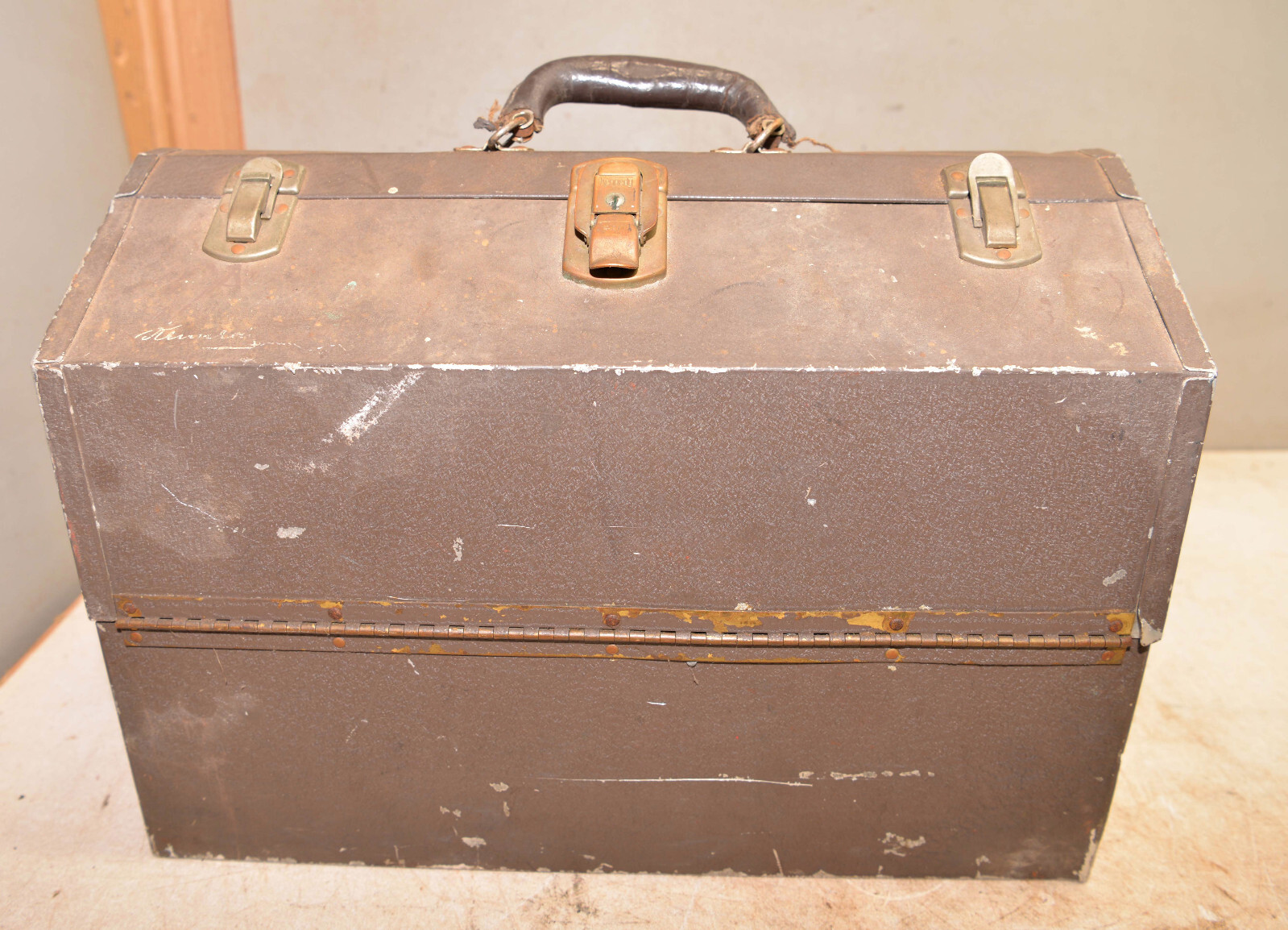 Kennedy 118-AL aluminum fishing tackle box machinist light weight chest vintage