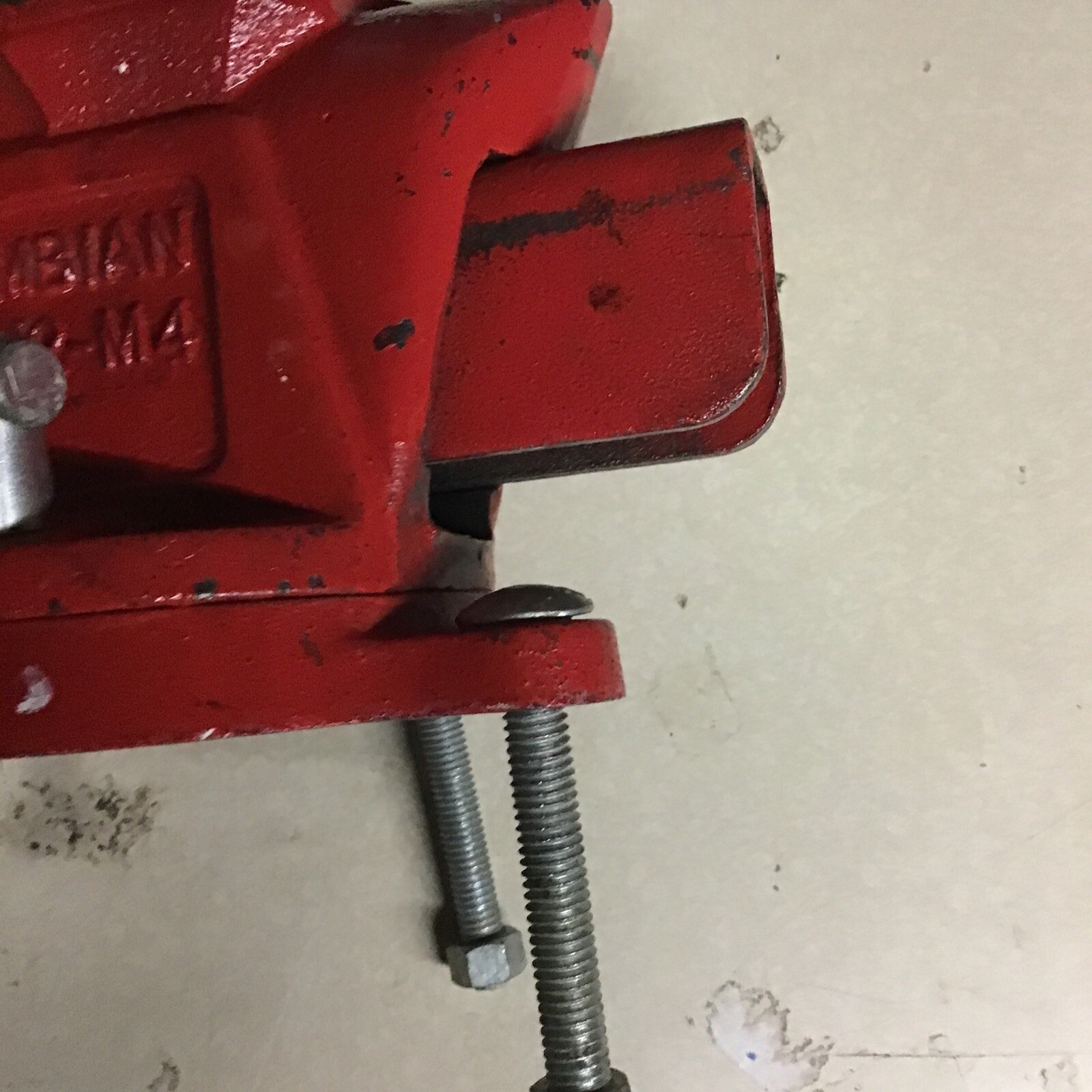 Columbian D43 1/2 M4 Pipe Bench Vise With Anvil Base