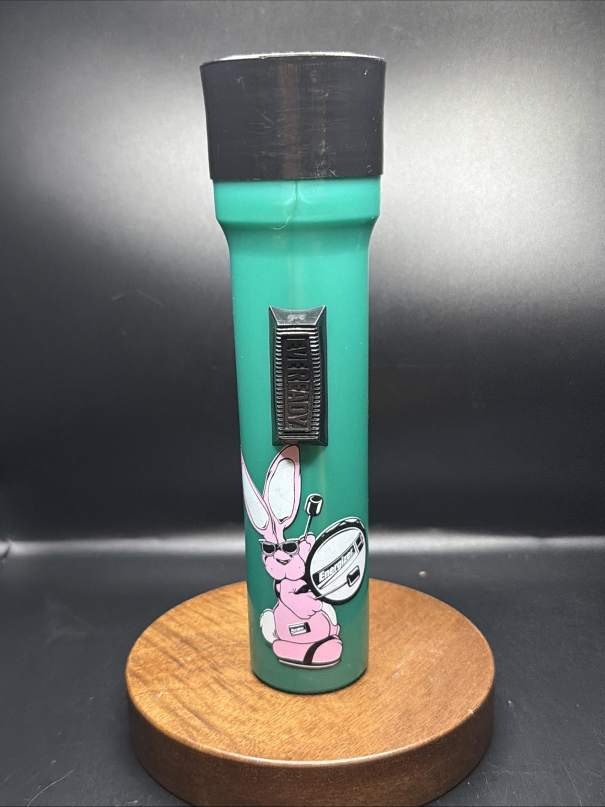 Vintage Energizer Bunny Flashlight Green 7-1/4″ WORKS