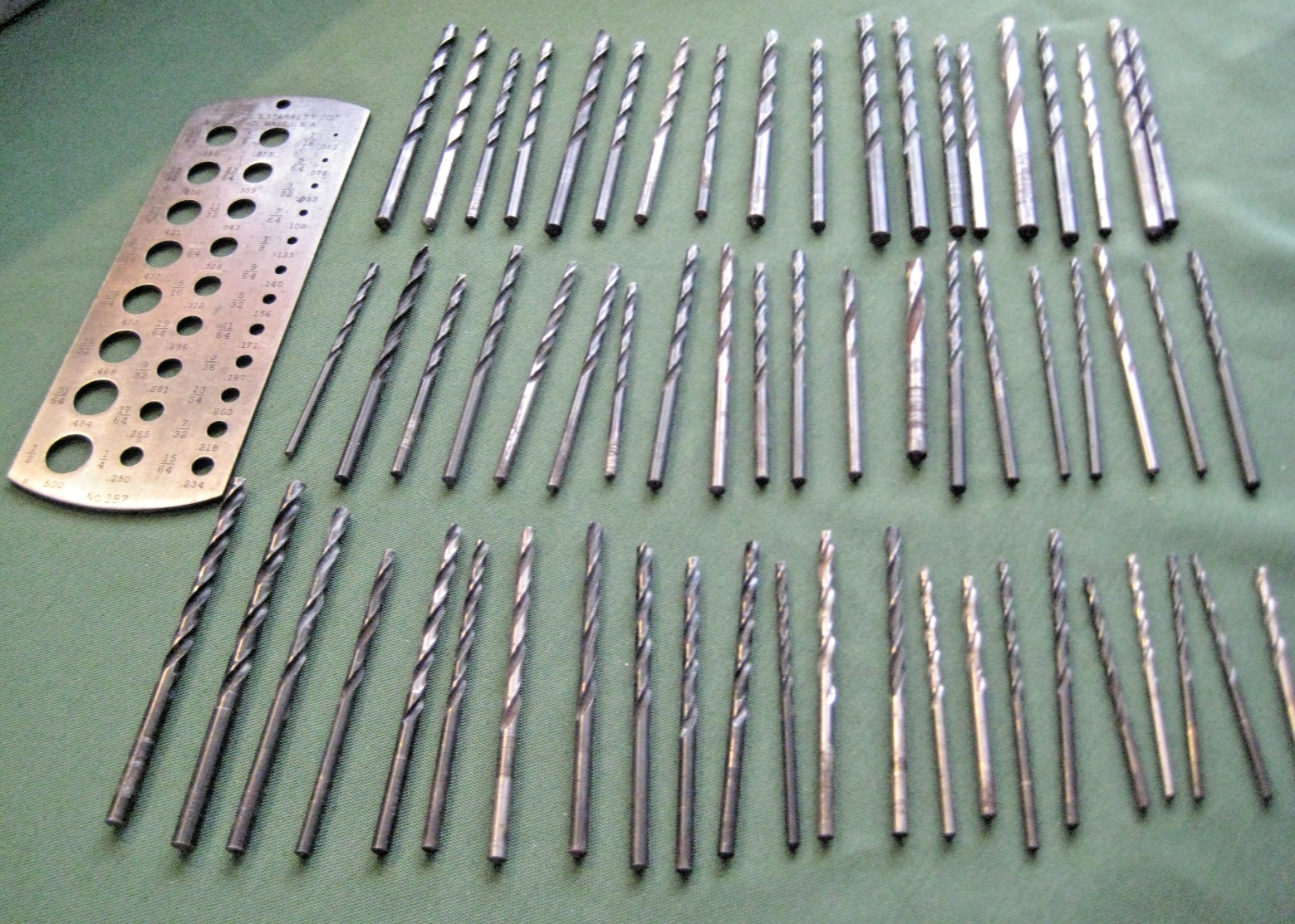 VTG. L. S. STARRETT CO. #187 DRILL GAGE, ATHOL, MASS. & MISC. BITS & HAND DRILL