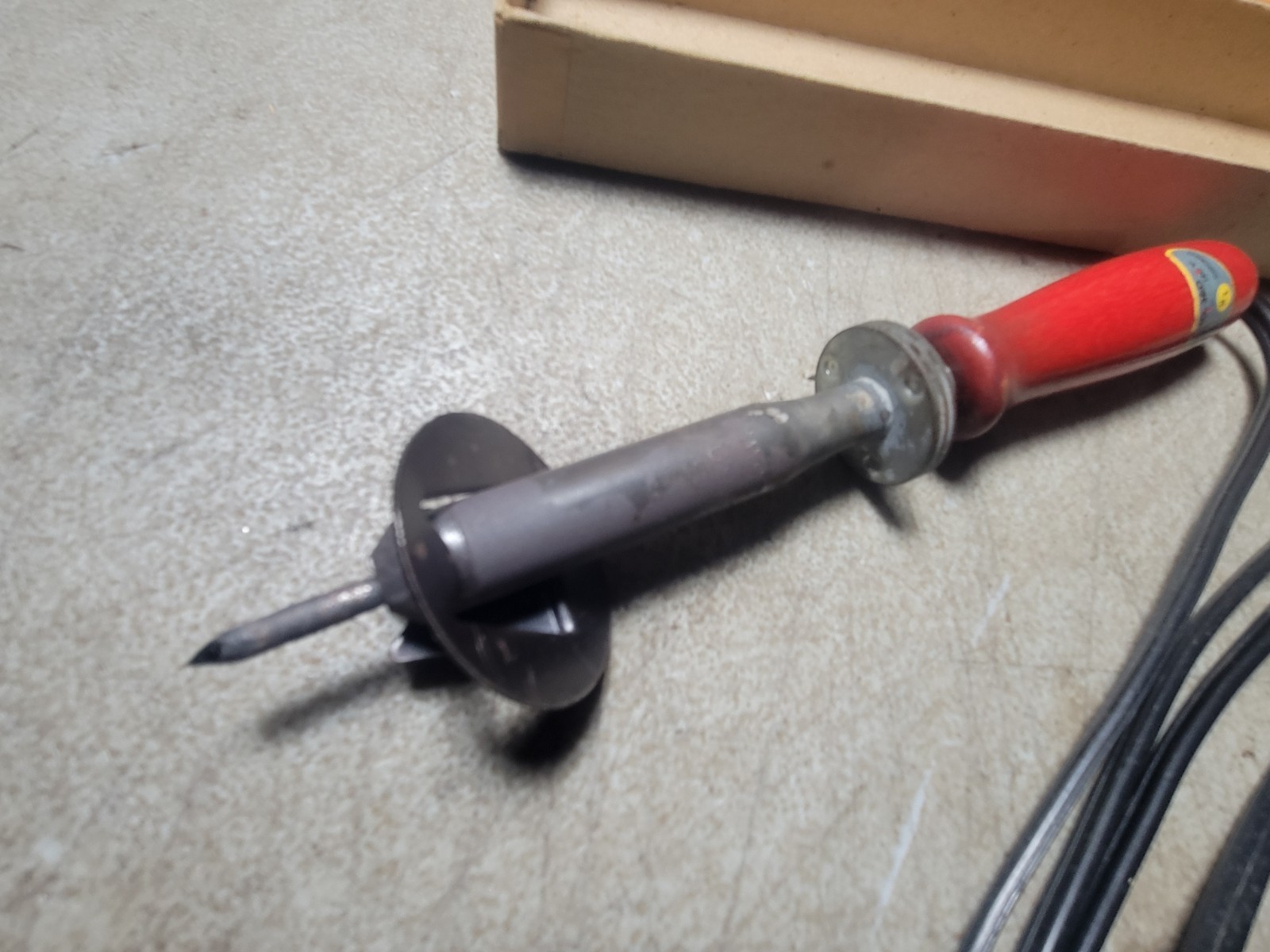 Vintage Small Drake soldering iron no. 360 35watts 120 volts w/box used 1 time