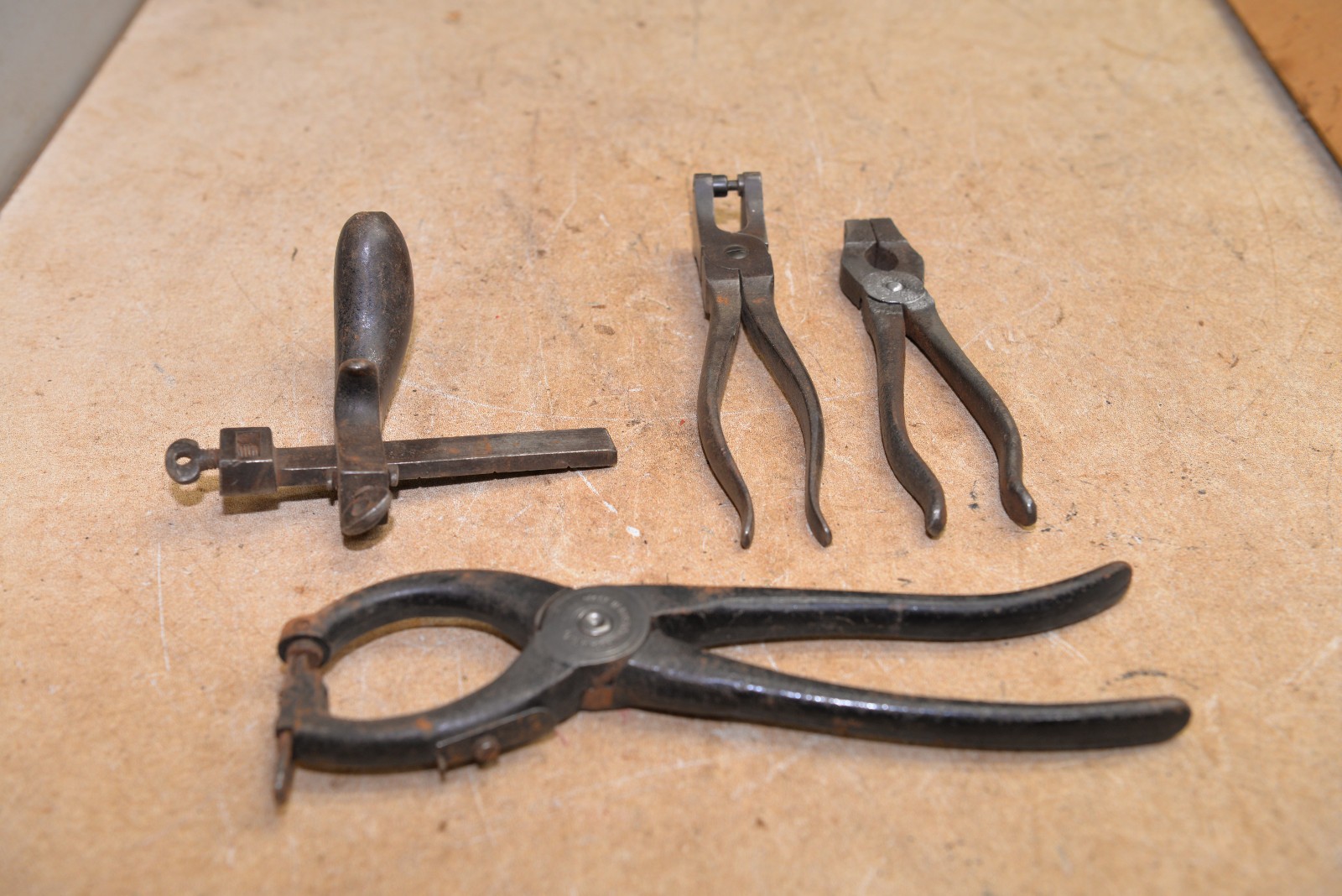 4 leather tools 1 patent 1875 button crimper antique Osborne strip cut gauge lot