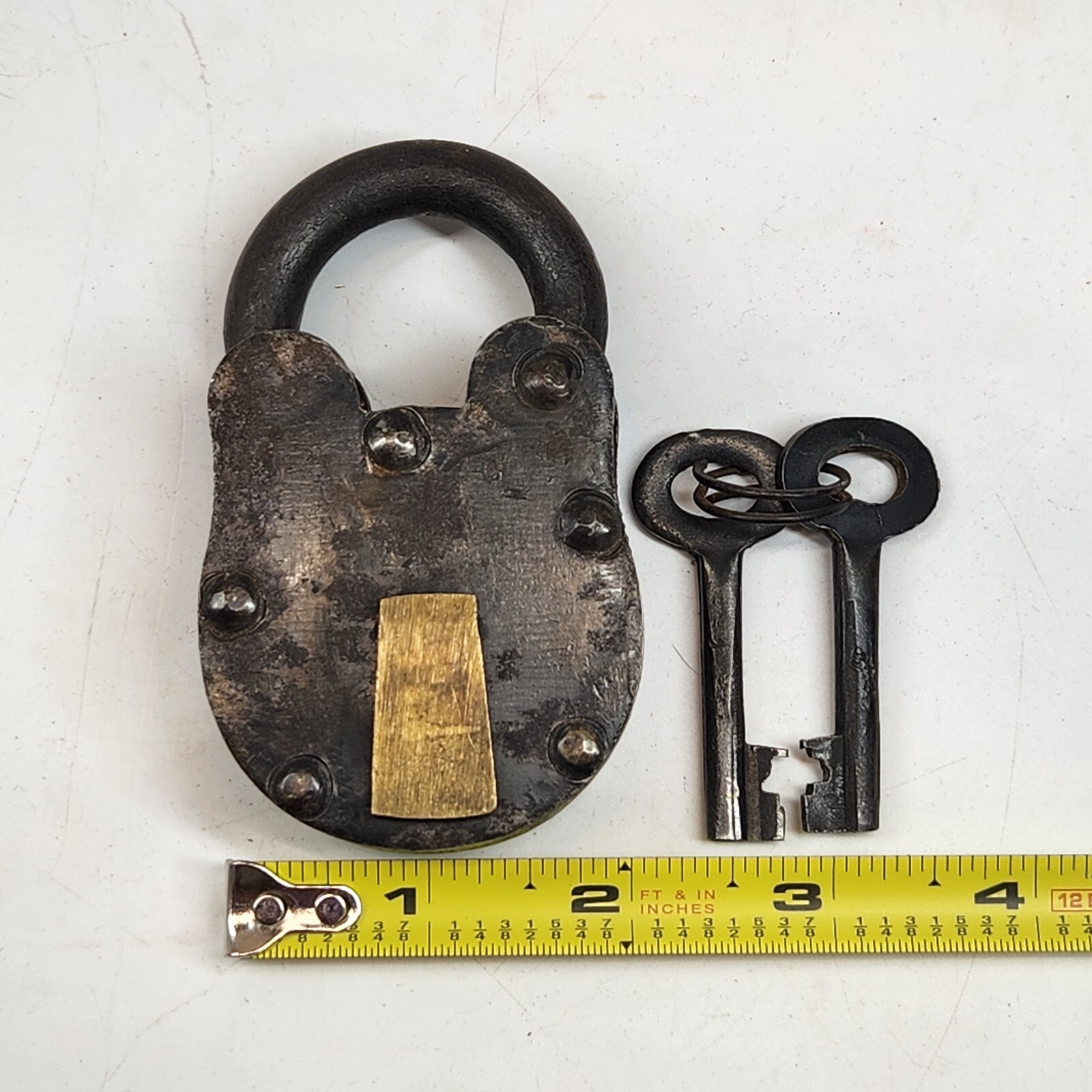 Antique Steel Padlock Lock 3.5″ X 2.13 Closed 2 Skeleton Keys 13 Ounces – Works