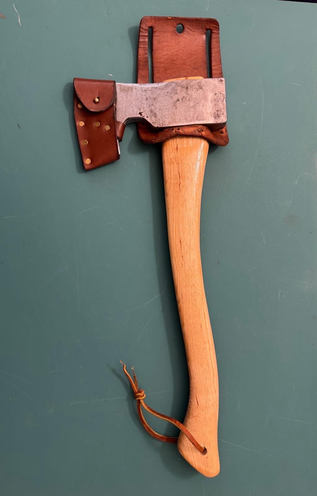 Restored American Hatchet – Viking-Style – 800 g Head – Hickory Handle 18 in