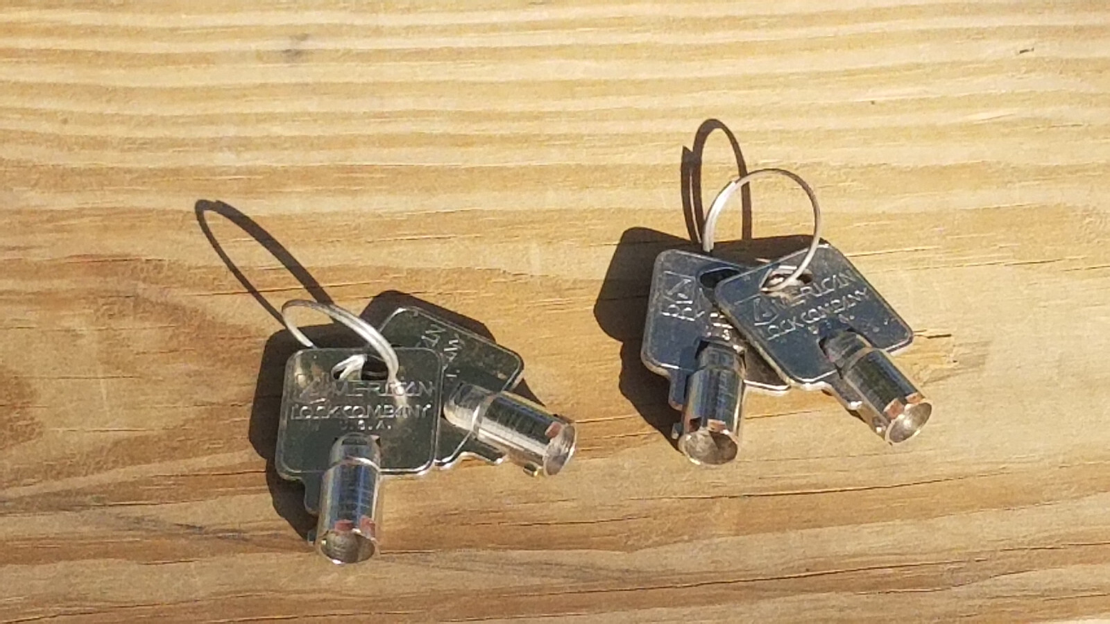 4 VINTAGE AMERICAN LOCK CO. BARREL TUBE VENDING MACHINE KEYS ( 2 ) 15059 16955