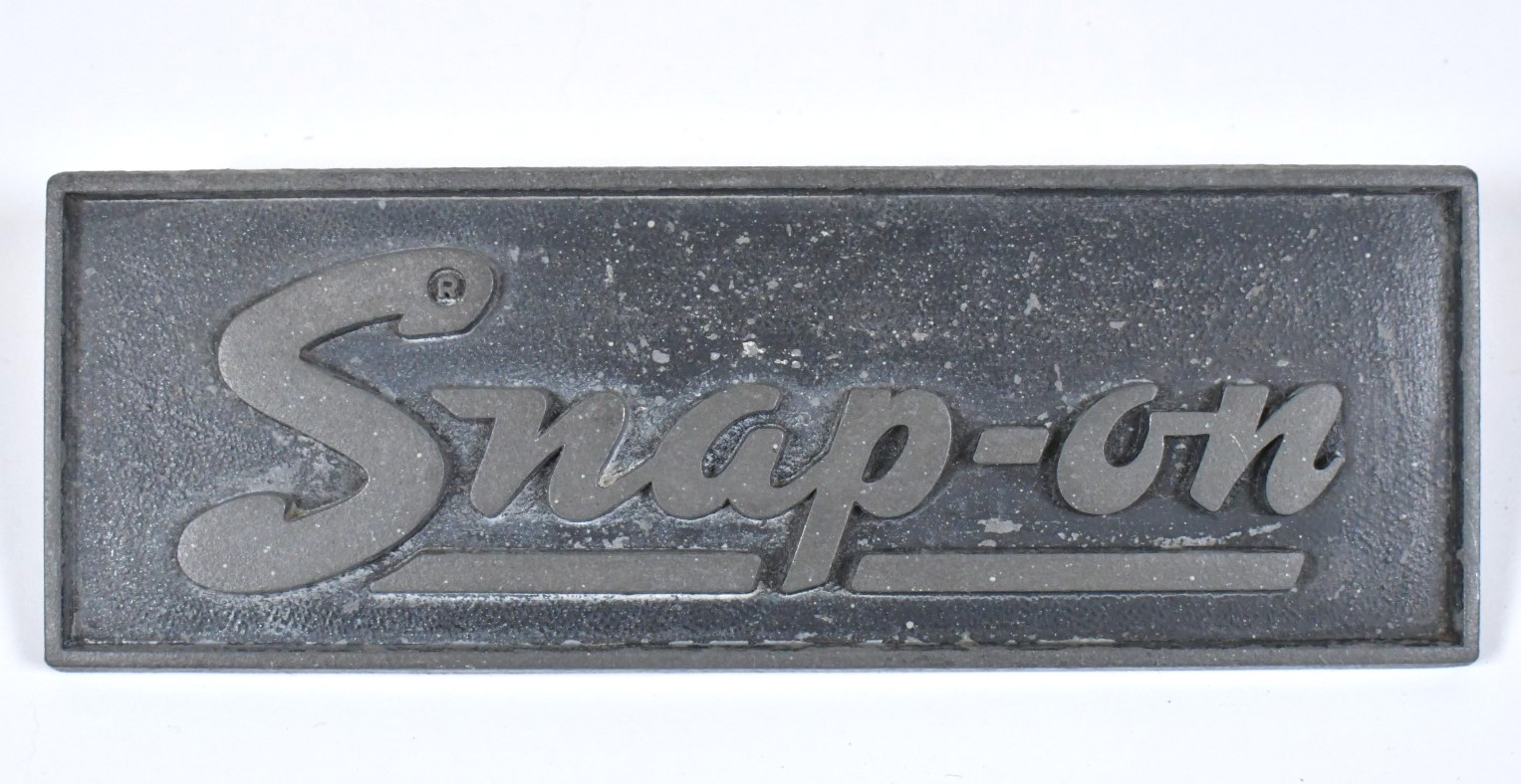 Vtg Snap-On Tool Box Metal Plate Emblem Badge 5-1/8″ 2-Studs Underline Logo