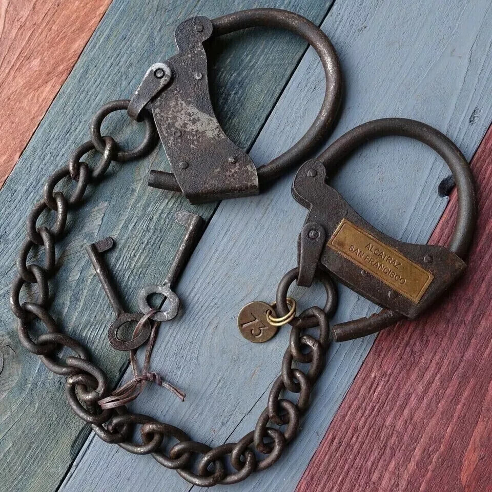 Alcatraz Prison Handcuffs Iron Adjustable Cuffs with Chain – Antique Style