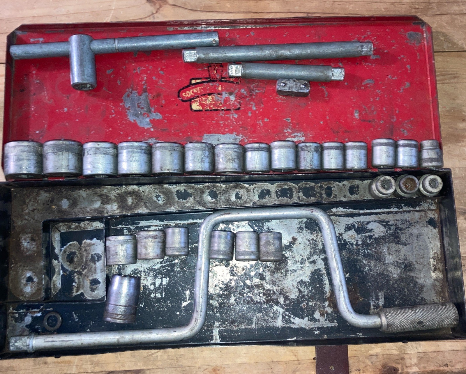 Vintage Keystone Hand-Crank Socket Set No. 830-C in Red Metal Case 29 NICE!