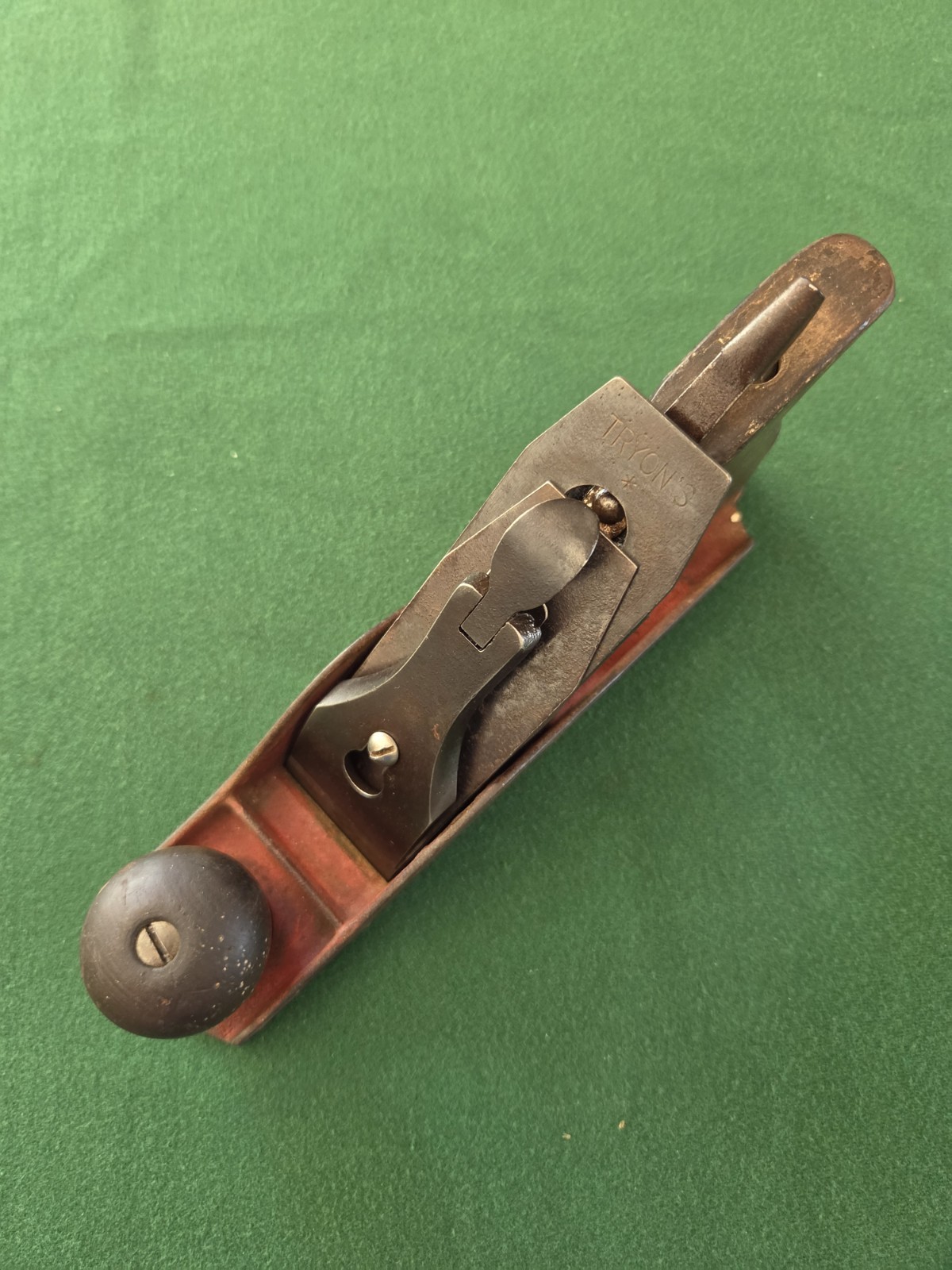 VINTAGE TRYON’S PLANE No.3 SIZE SMOOTH BOTTOM WOODWORKING PLANE MADE IN USA