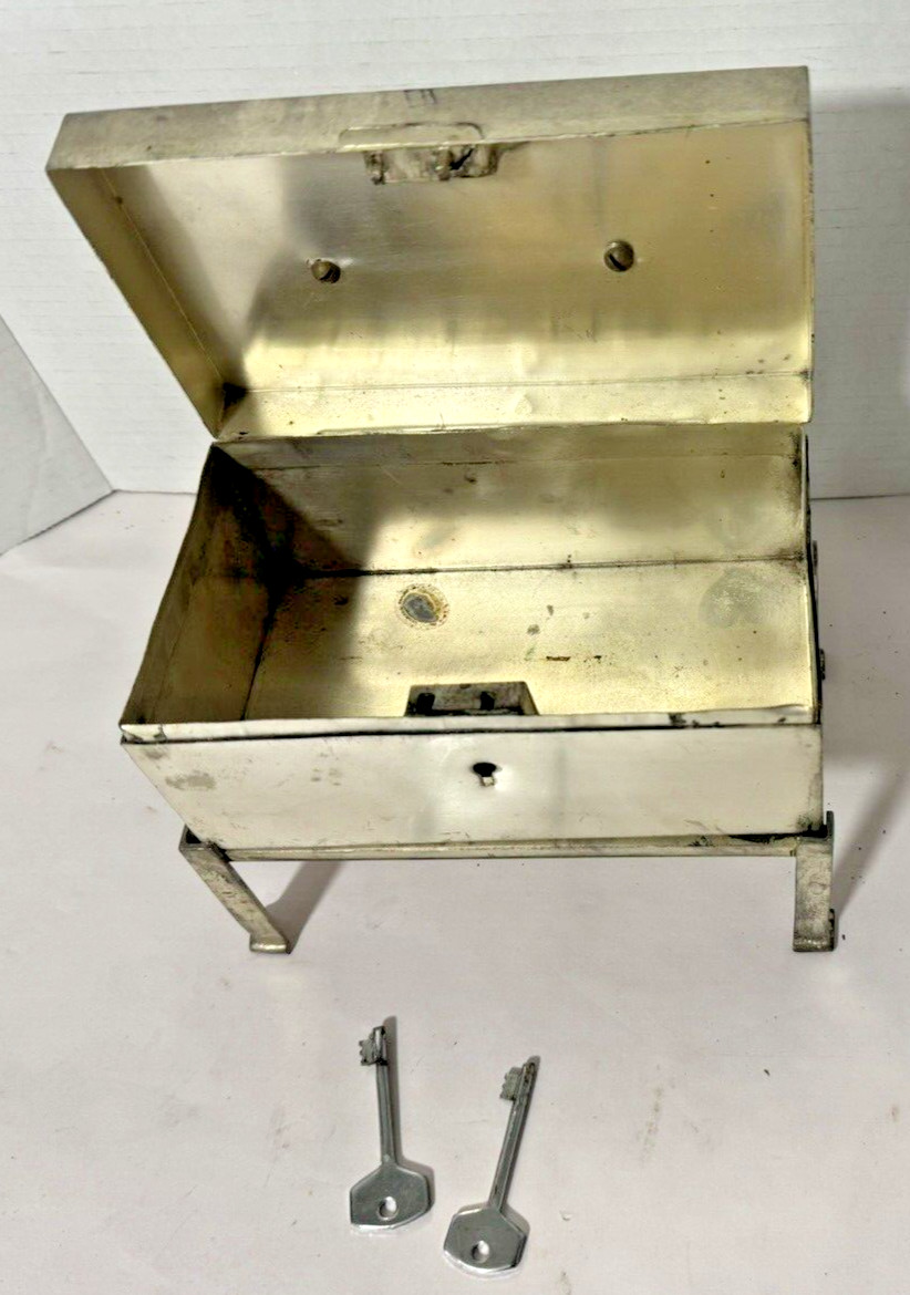 Box/Chest Metal Distressed Industrial Locking on Stand 2 Keys