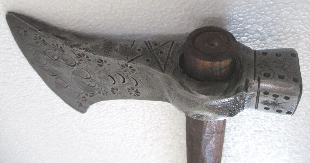 ANTIQUE AXE WITH HAMMER RARE UNUSUAL TOOL FINE DESIGN .