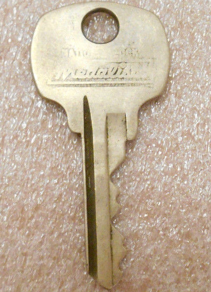 Nice Vintage Old Brass National Lock Co USA Medalist Key R63969