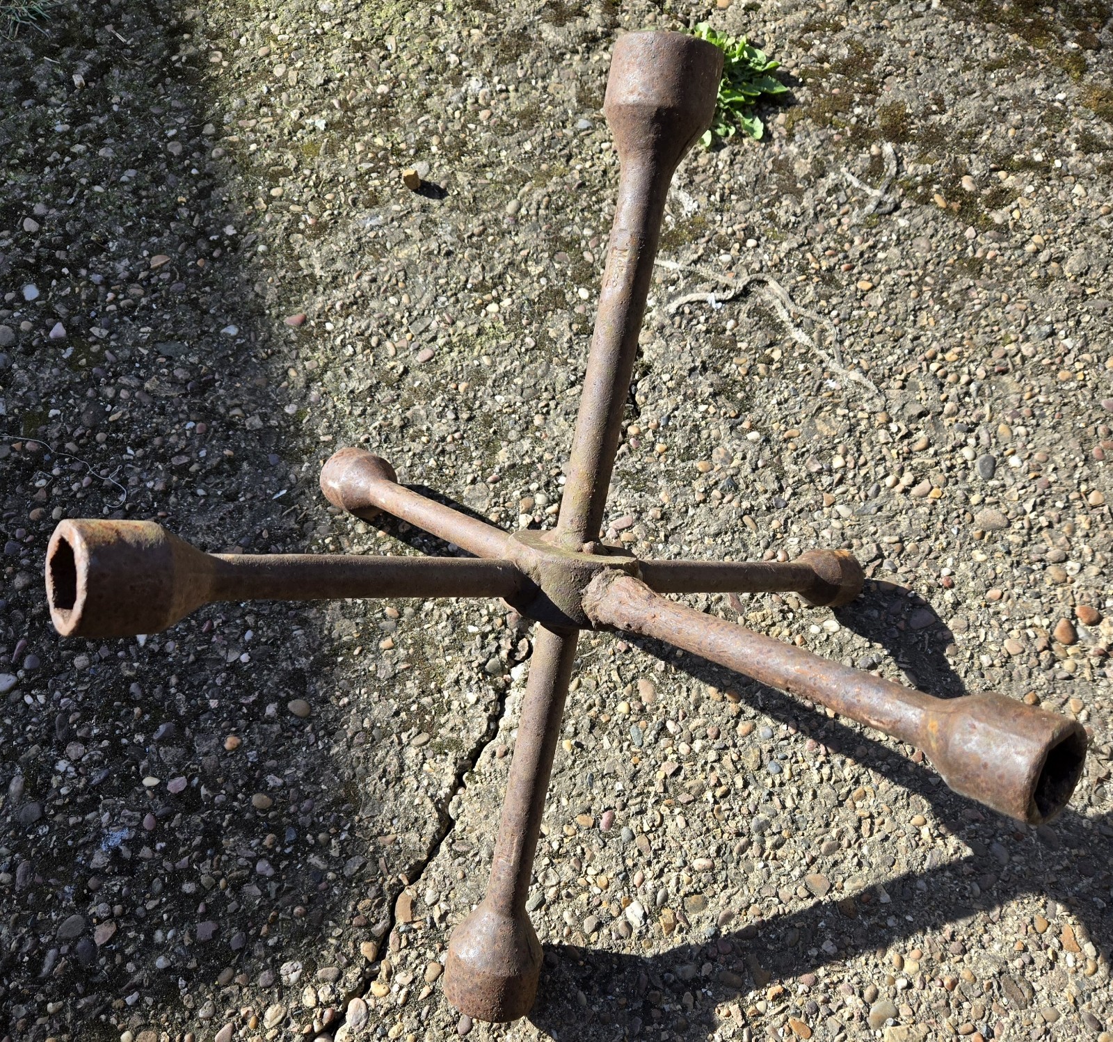 VINTAGE CAR TRUCK 6 WAY WHEEL BRACE SPIDER MADE BY MELCO ARMY?