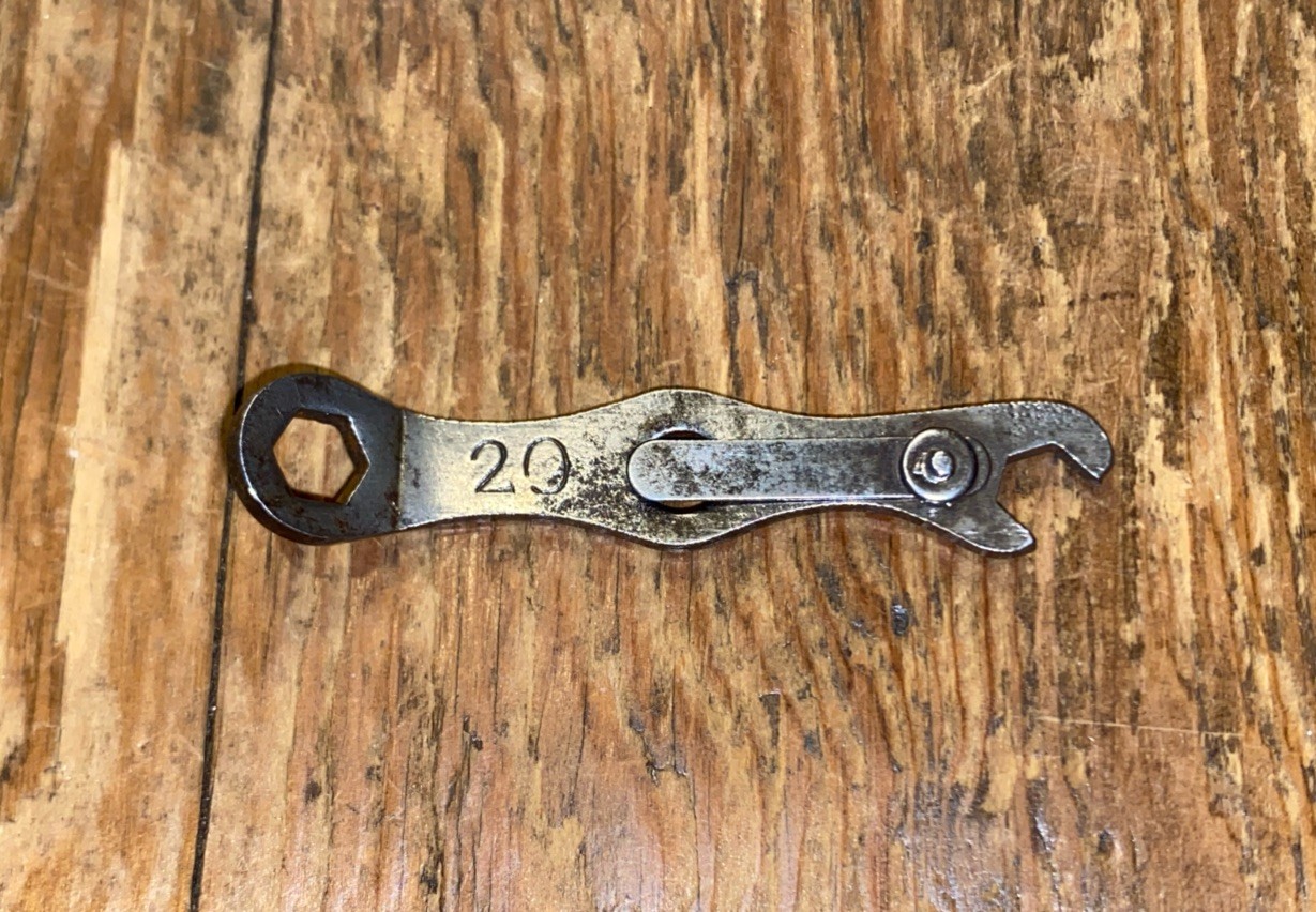 VINTAGE MAGNETO SPANNER BSA WD M20 ARIEL TRIUMPH CLASSIC MOTORCYCLE TOOLKIT