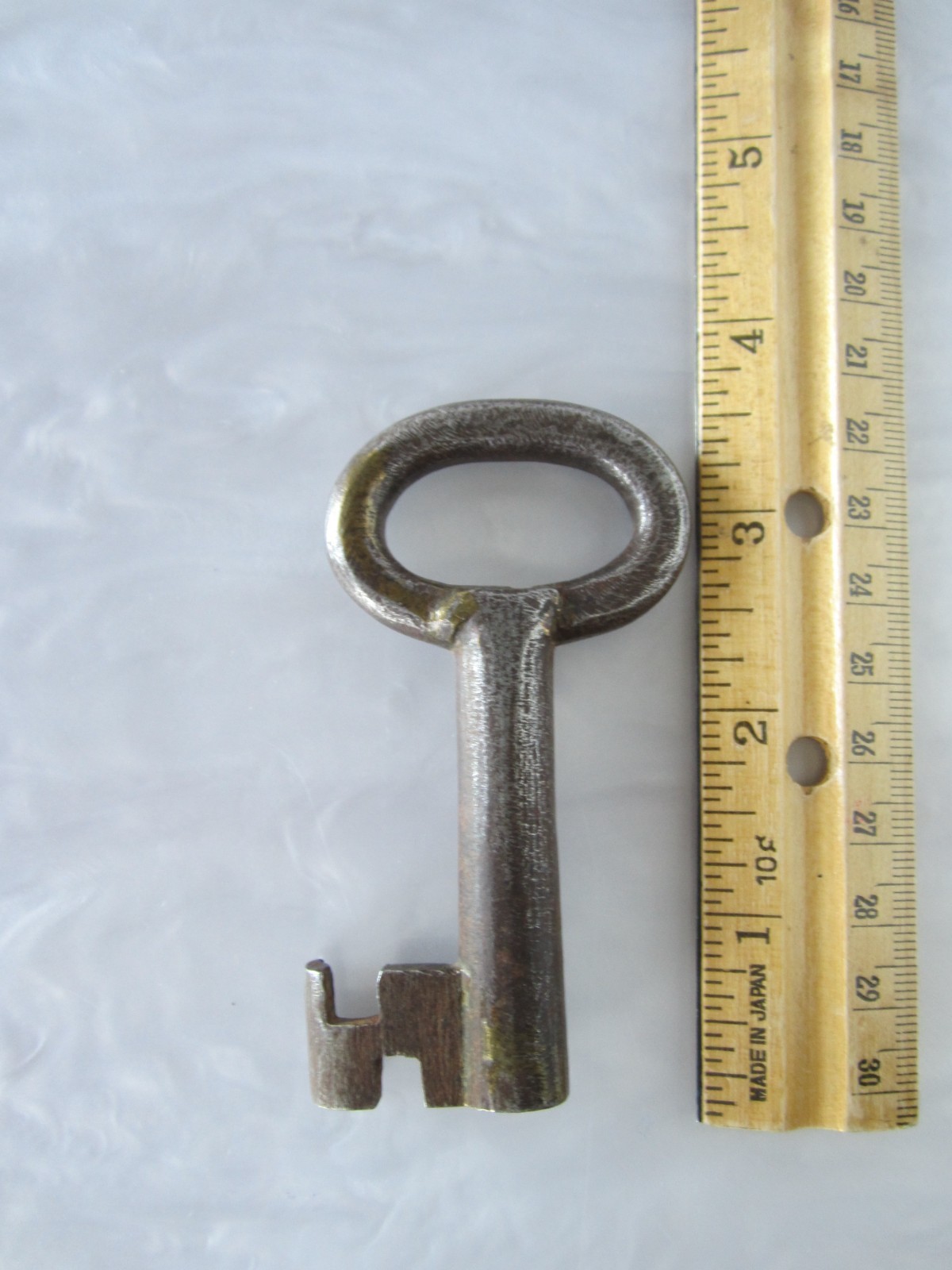 NICE ORIGINAL ANTIQUE 18th – 19th CENTURY LARGE IRON SKELETON KEY 3.75” LONG
