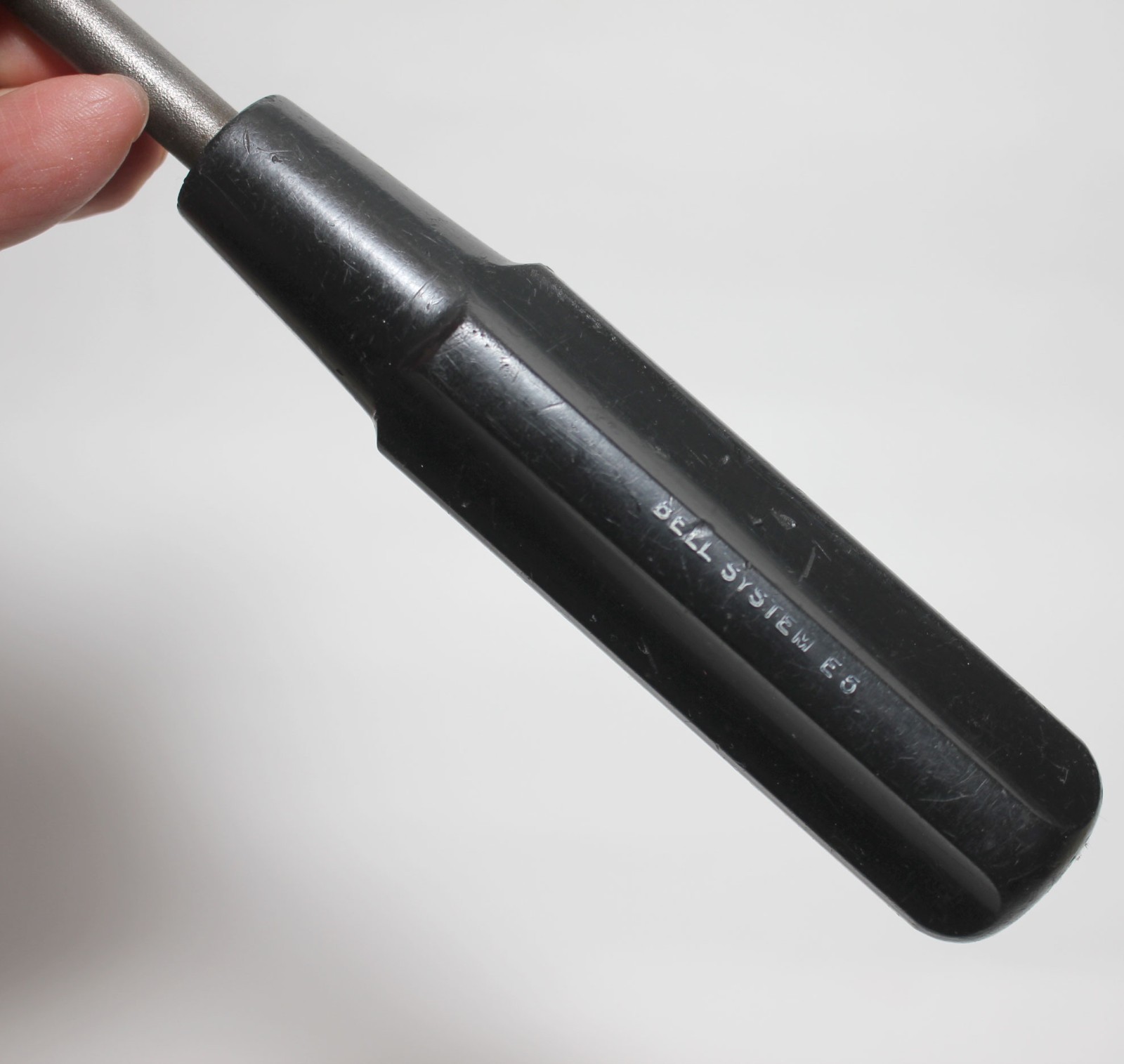 IRWIN Flat Slotted Screwdriver BELL SYSTEM E6 Black Handle 10.5″ Long USA Made