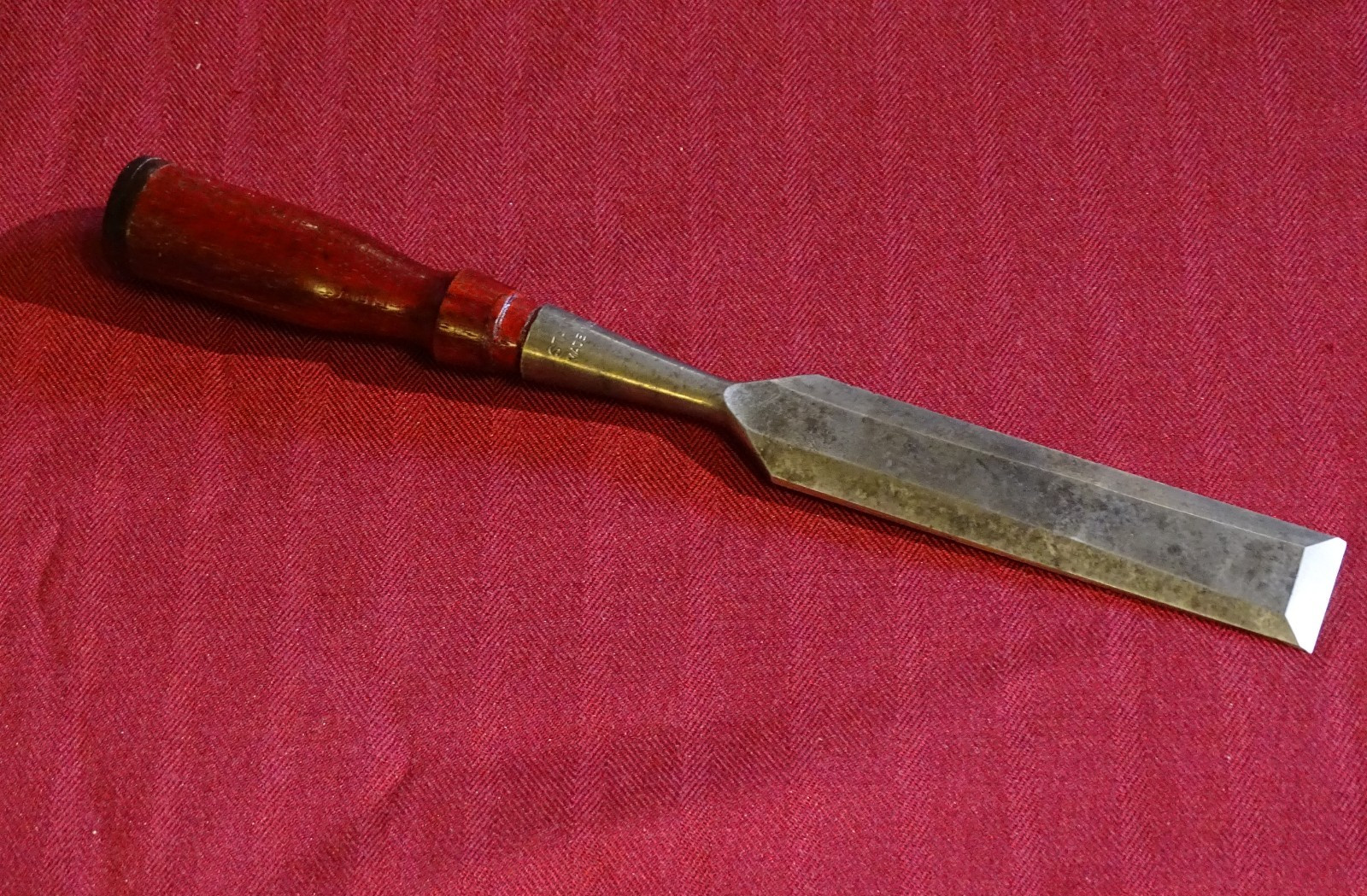 Stanley Made in USA 1-1/4″ Chisel with Red Hickory Handle Sharp and Honed VGC