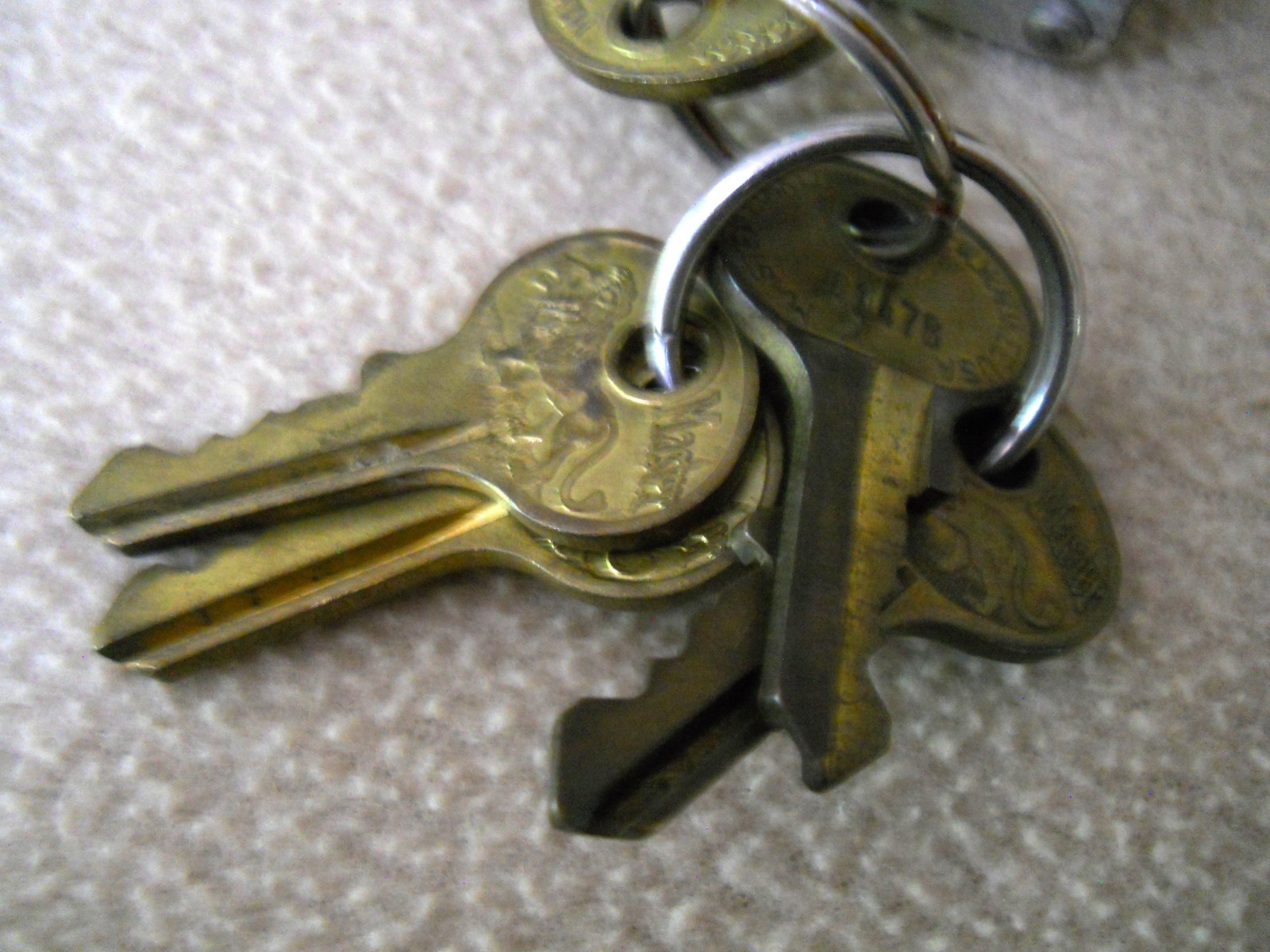 Vintage Master Lock Co # 5 Padlock with 5 Lion Keys