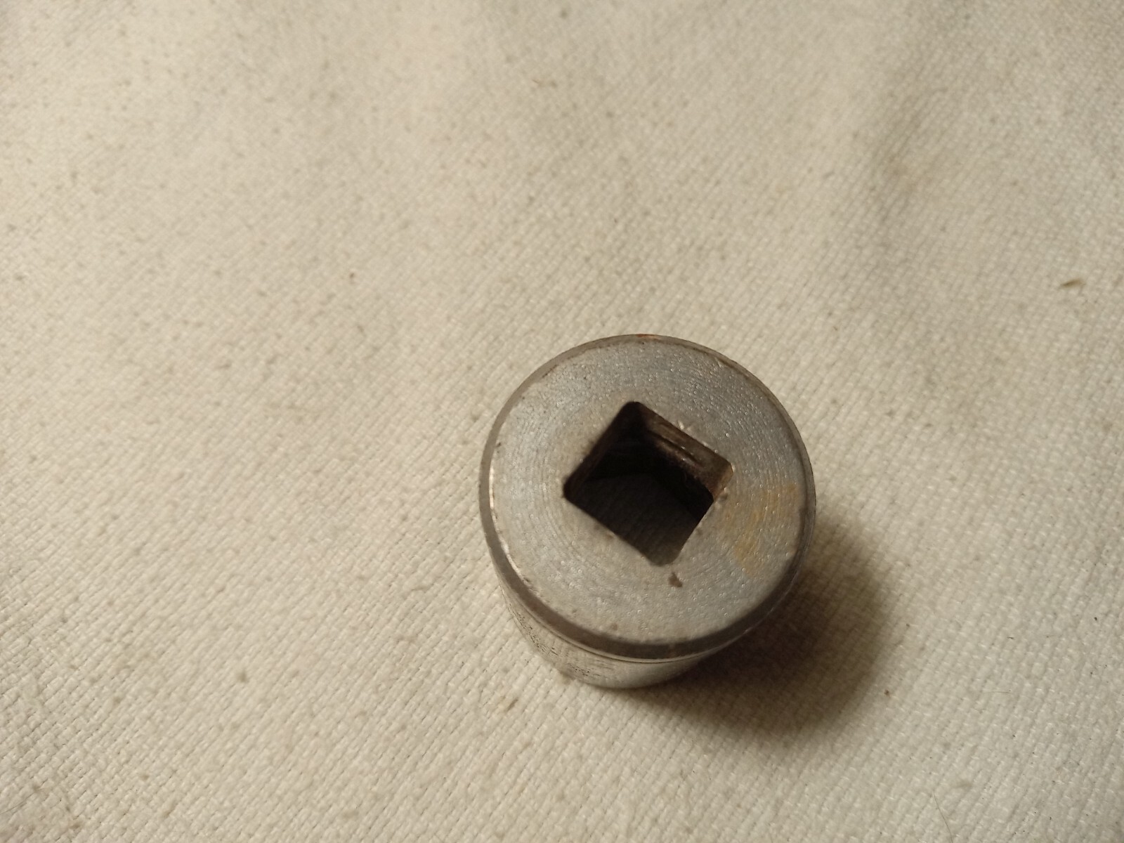 Vintage Husky Socket CBM619 19mm 6Pt. 3/8″ Drive Made USA