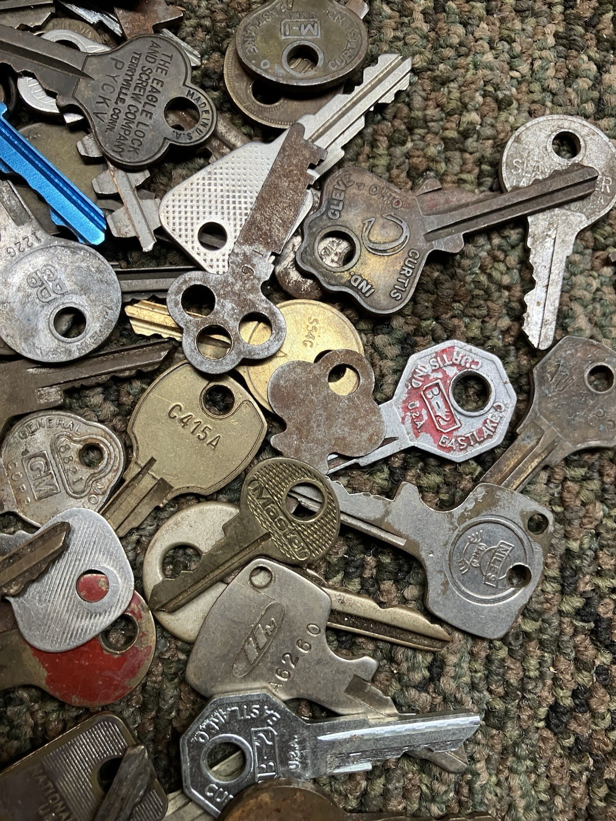 Vintage Antique Key Lot 3 Pounds~ Padlock, Auto, Home, Many Flat Keys