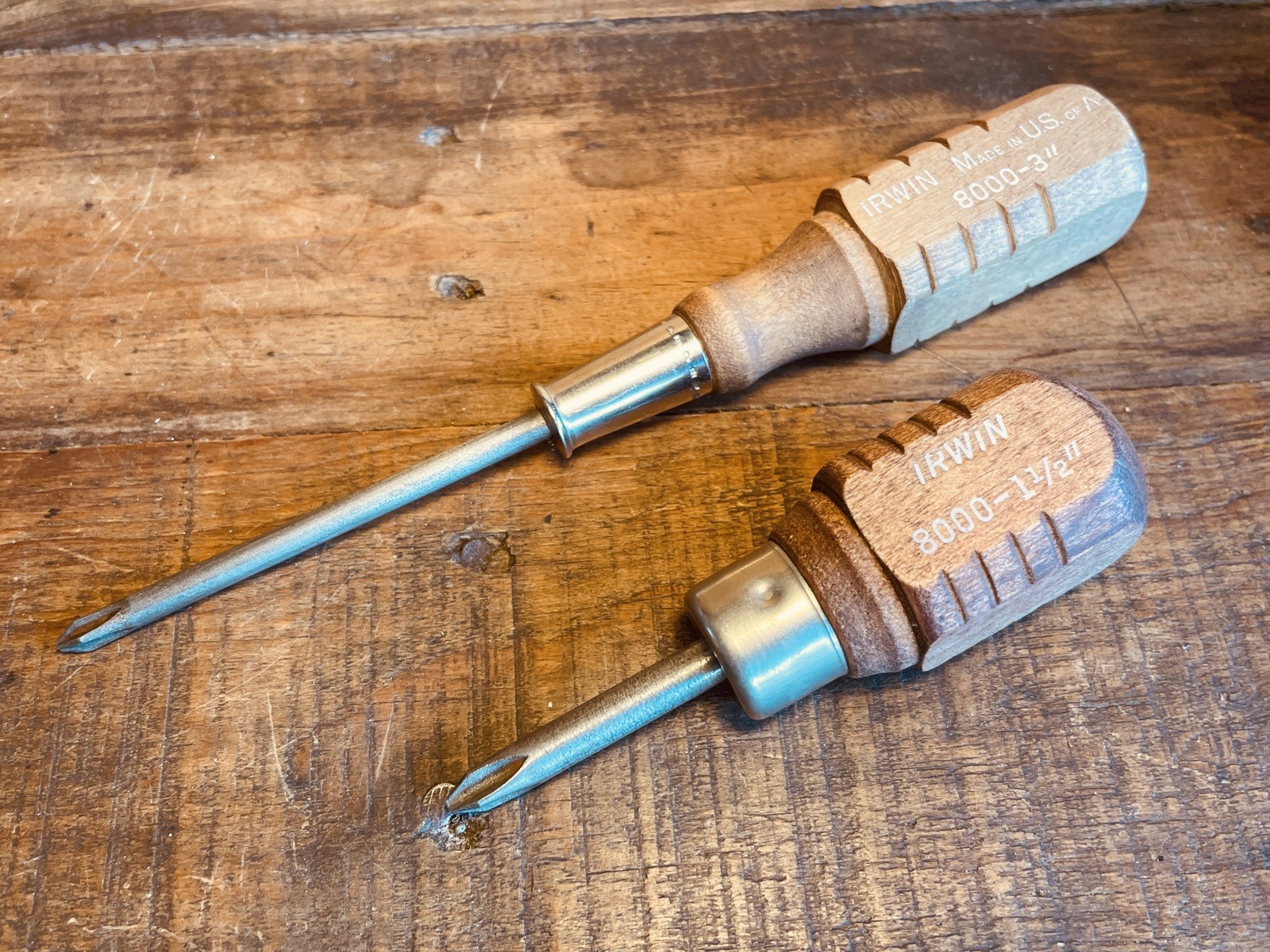 Lot 2 Vintage Irwin Screwdriver Phillips Wooden Handle Stubby 8000-3”, 1.5” USA