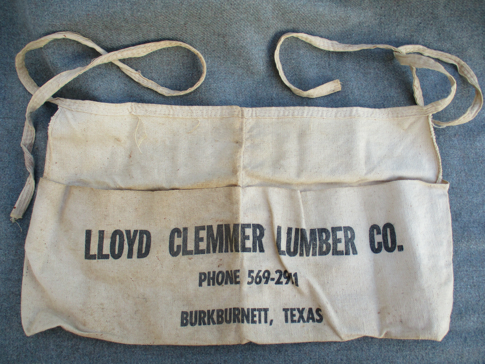 VINTAGE 1960s-1970s LLOYD CLEMMER LUMBER CO. BURKBURNETT TEXAS NAIL POUCH APRON