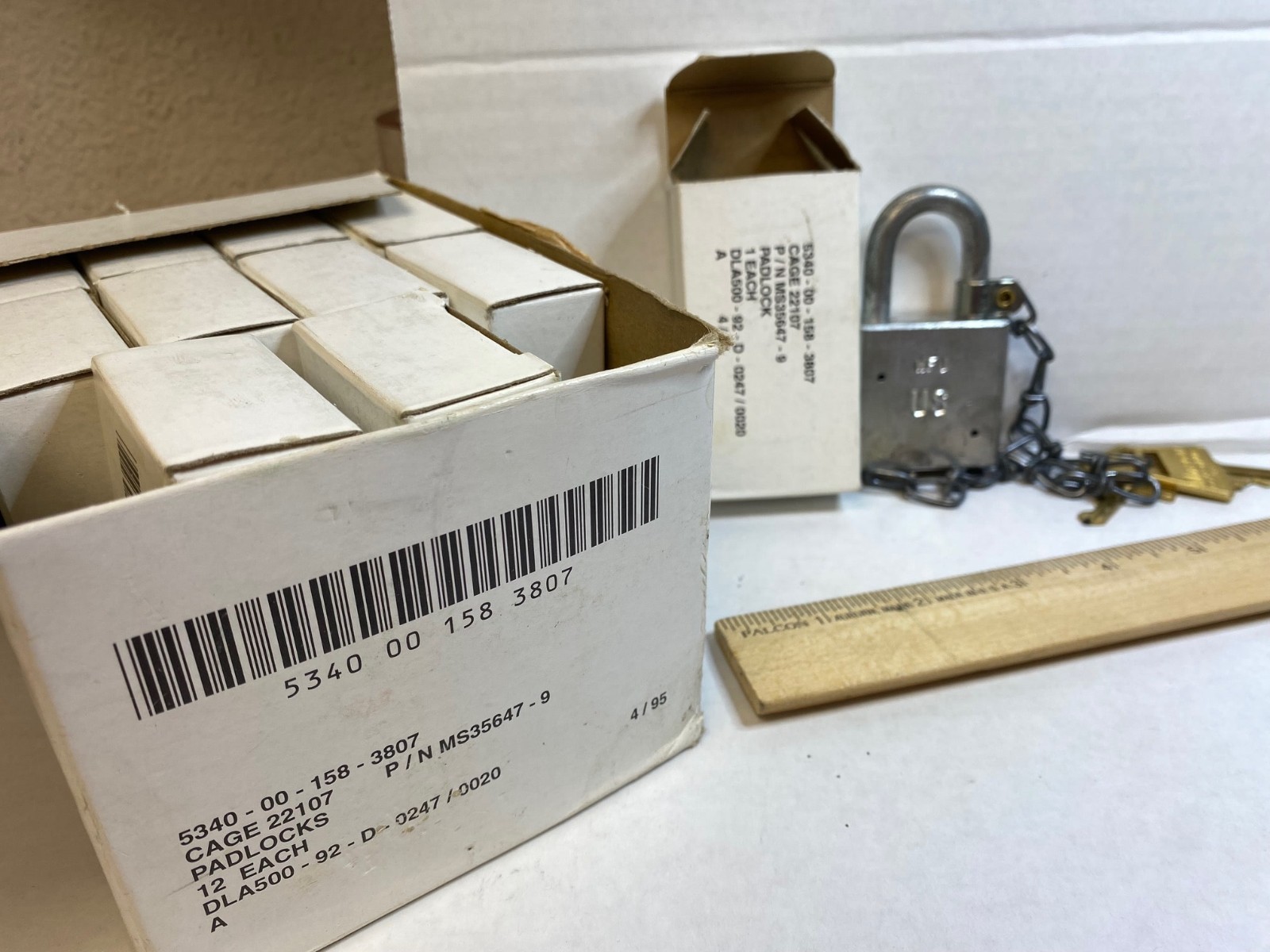 American Padlock /w chain and Keys, NEW