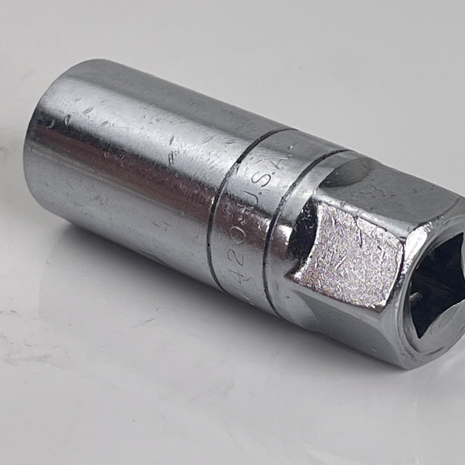 S-K Hand Tools 4420 – 5/8″ Spark Plug Socket 3/8″ Drive 6 Point USA Tool SK