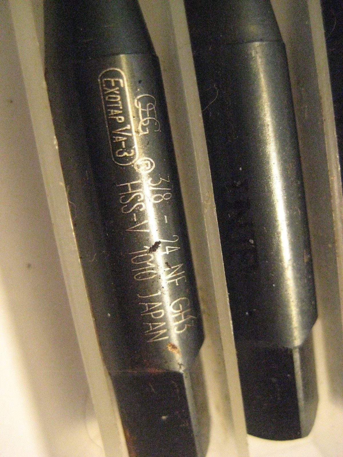 OSG MFG. CO. 3/8-24 NF High Speed Steel Taps 12 Pieces EXOTAP VA-3