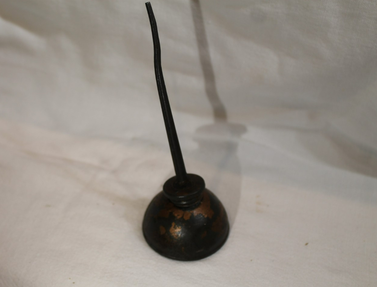 VINTAGE THUMB PUMPER OIL CAN 5″ – JAPAN FIX-n-SAVE sewing machine READ BELOW
