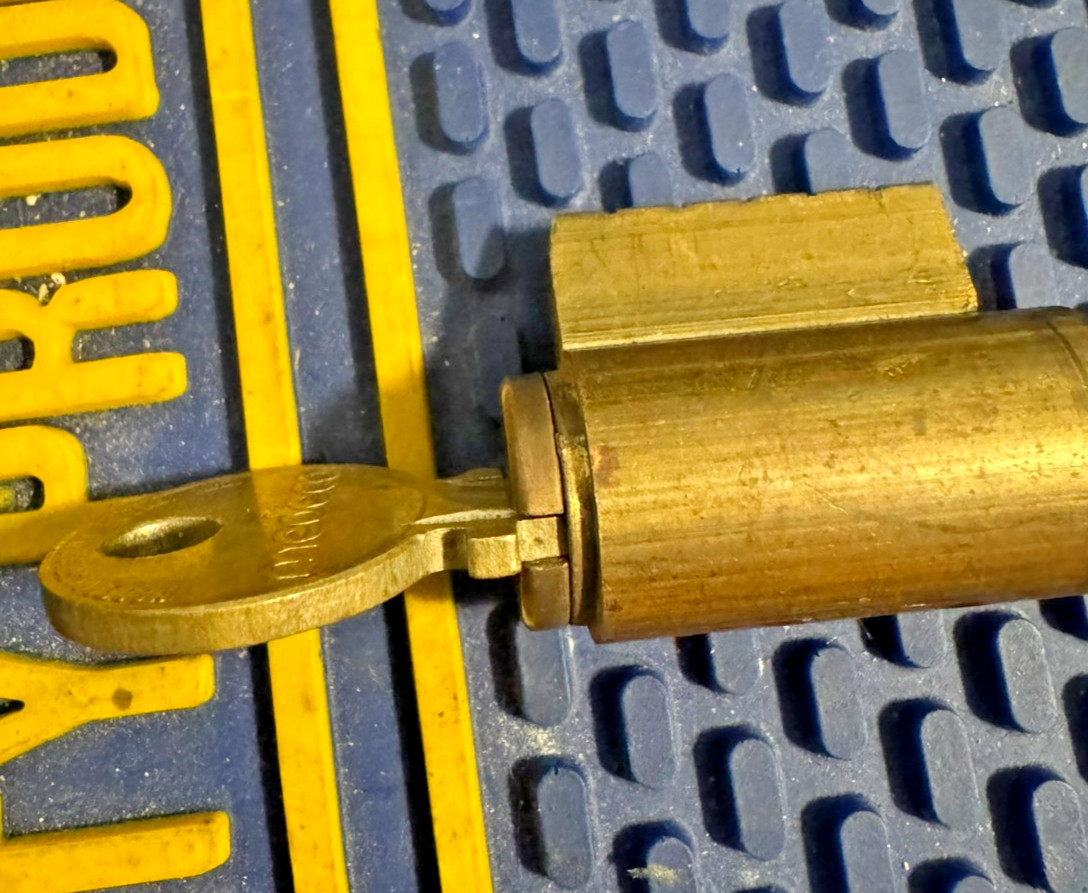 Vintage Pre-1971 Logo Medeco Original KIK Cylinder with Working Key