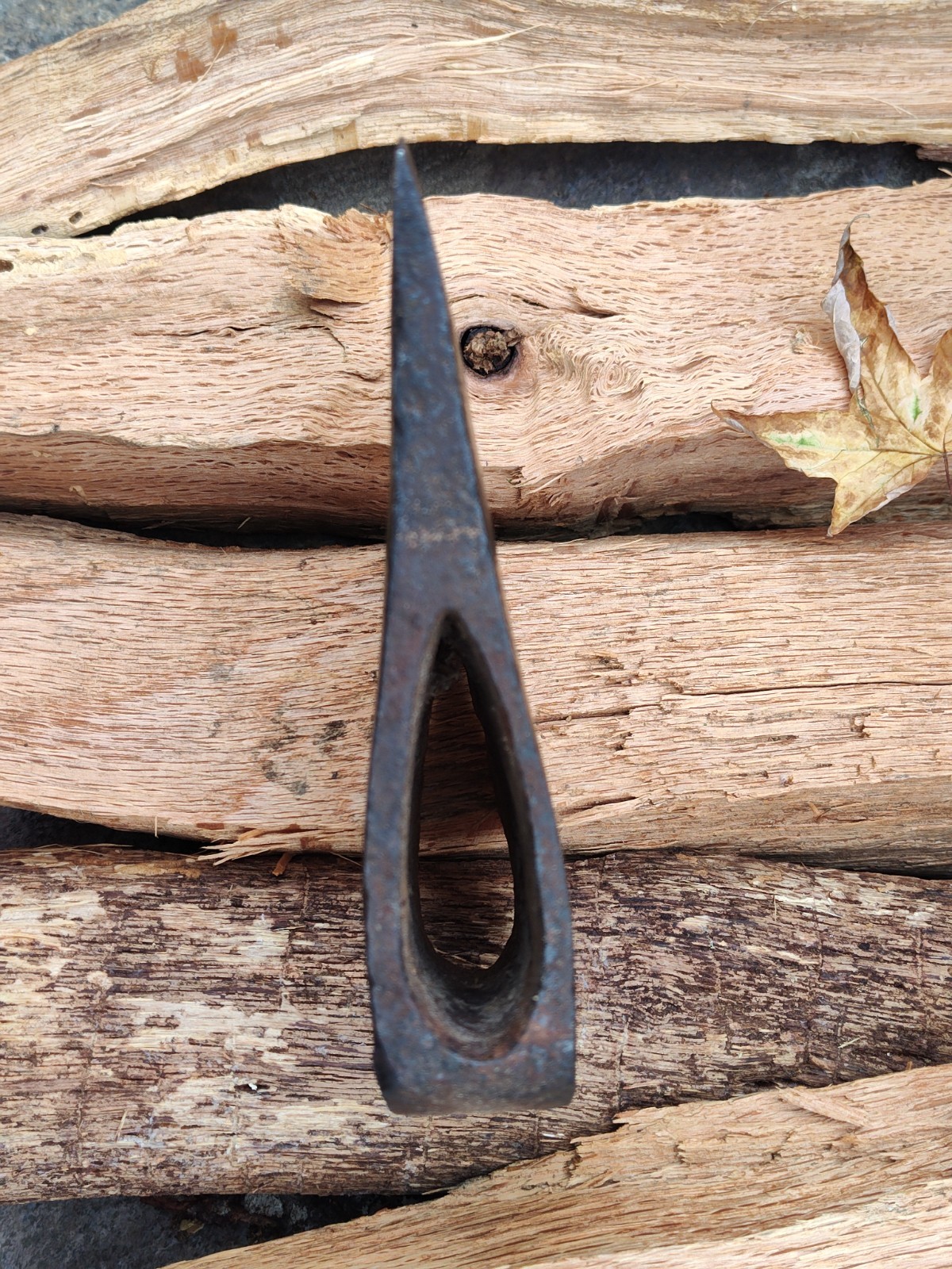 W. Gilpin England Tasmanian – 4 1/2lb Vintage Axe – (3.6lb Actual)