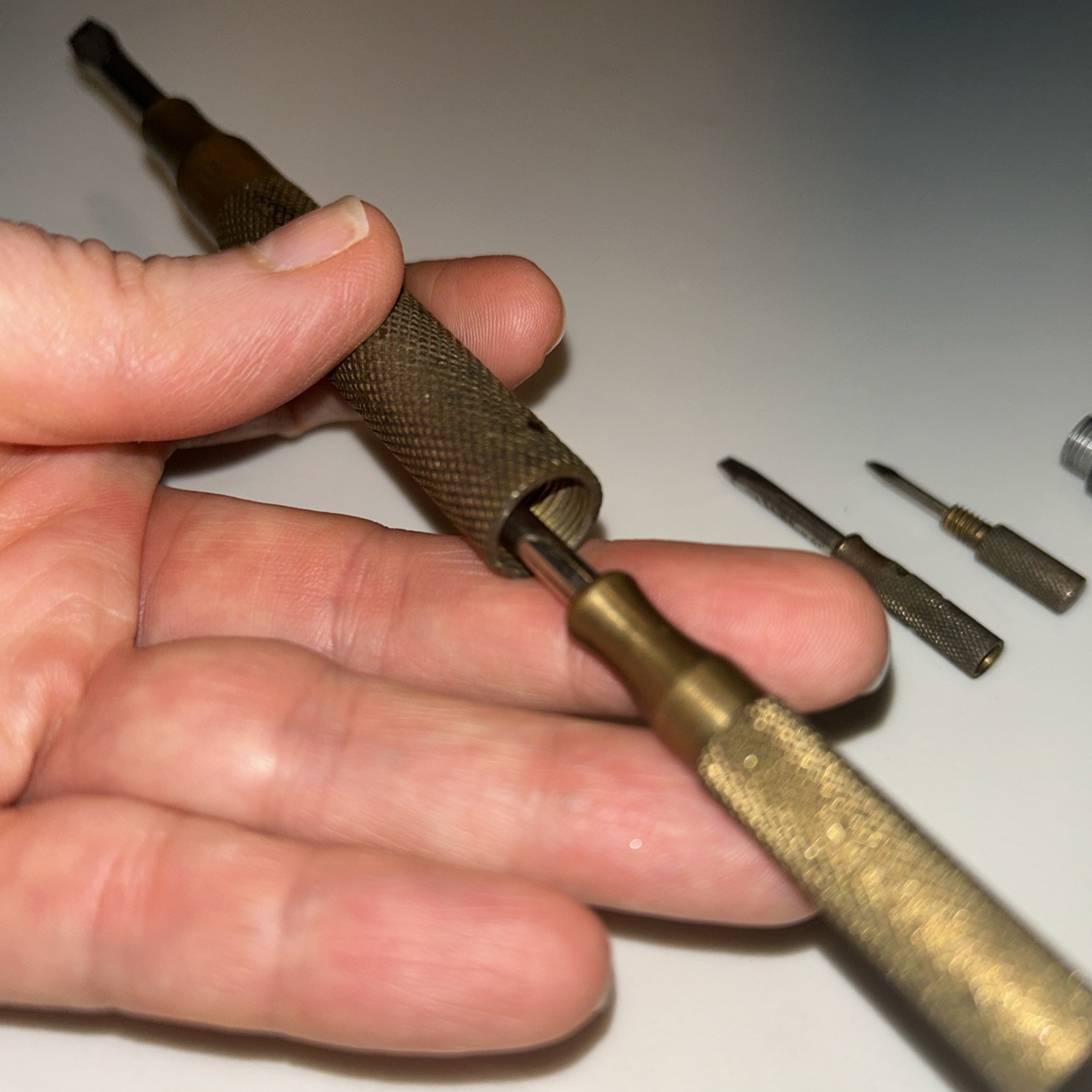 VINTAGE FREY 1950’s – 1960’s 4 IN 1 NESTING FLAT HEAD SCREWDRIVER SET