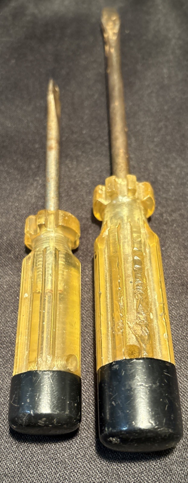Set of 2 Vintage Fuller’s Flat Head Screwdriver Yellow/Black Handle Mfg. No. 504