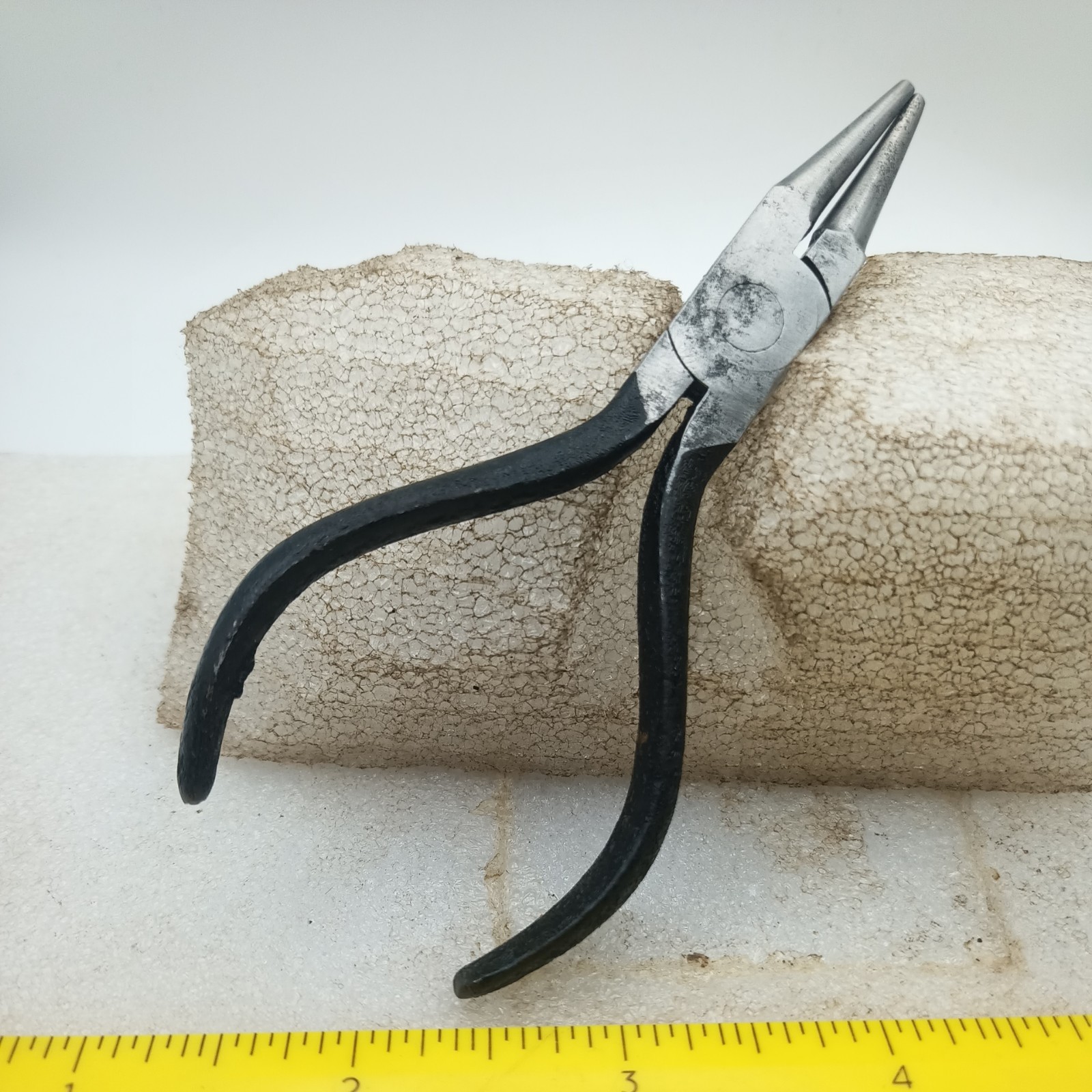 Vintage Elliott Lucas Elect 4 1/4″ Round Nose Pliers Wire Bending Forming Tool