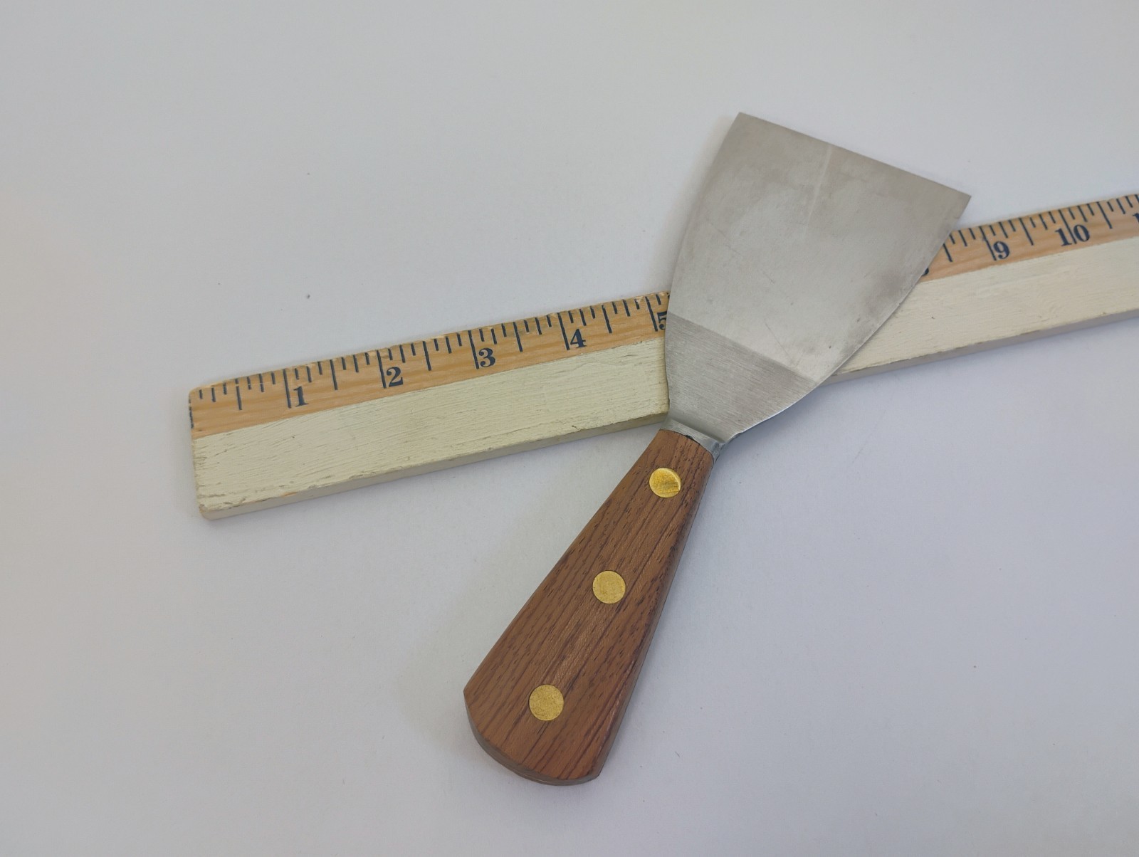 Vintage Russell USA 3″ High Carbon Scraper Full Tang Forged Brass Rivets NOS