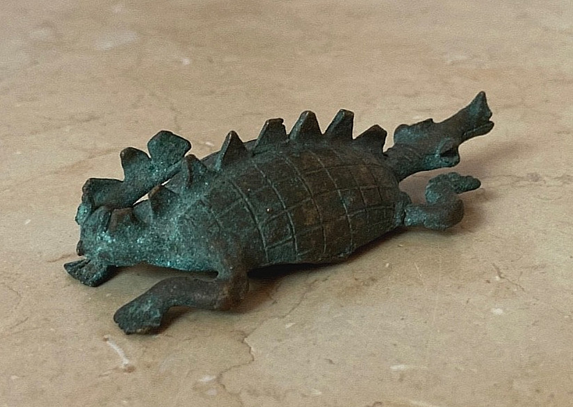 RARE! MUSEUM QUALITY ANTIQUE ASHANTI SOLID BRASS CROCODILE GOLDWEIGHT 3 1/2″