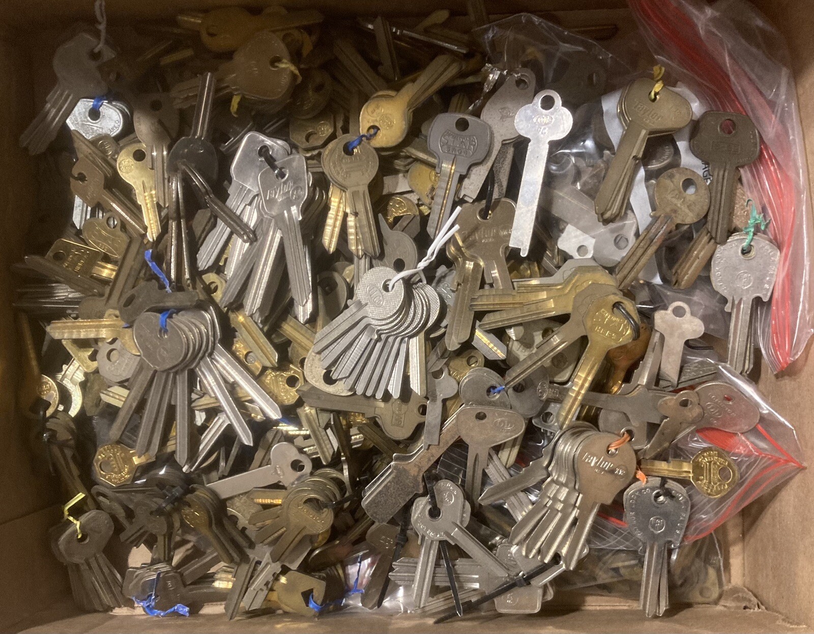 Vintage Keys-USA Made Blanks Over 850 Keys At 17+ Pounds In Weight/Rare Lot.