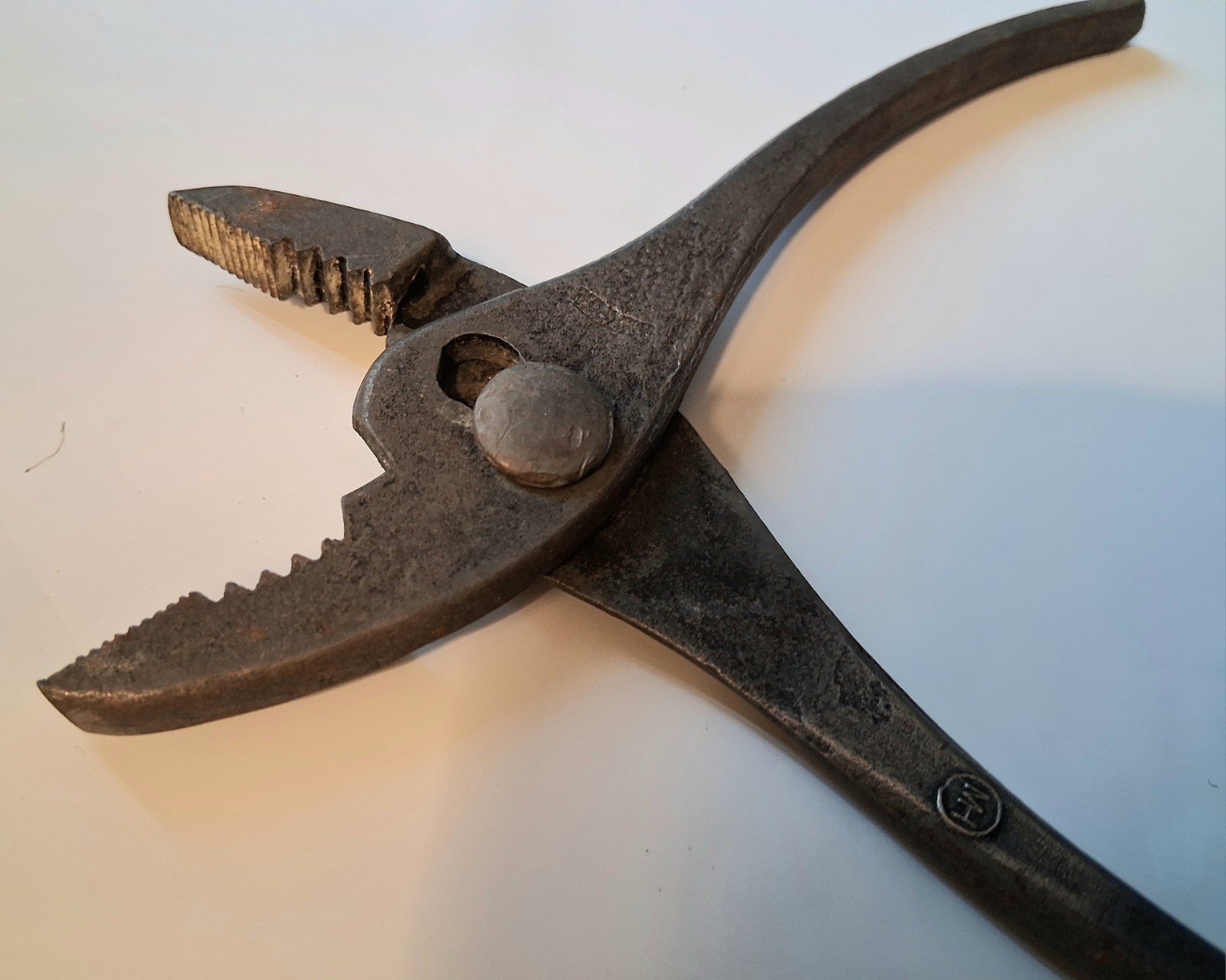 Vintage McKaig-Hatch 6 1/4″ long Slip Joint Pliers Circle MH