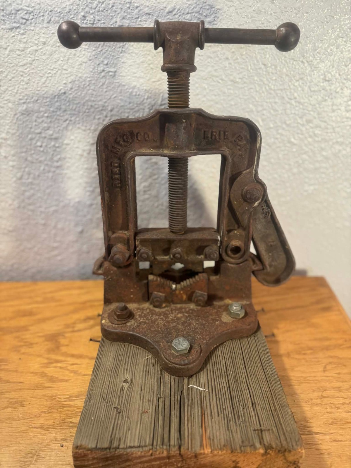 Vintage Pipe Vise Reed Manufacturing Co No 72 Erie PA USA 4″ Pipe Capacity
