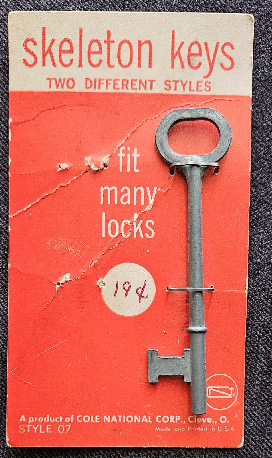 Vintage Germany Skeleton Key 3” Long Silver Tone Metal *New Old Stock* On Card