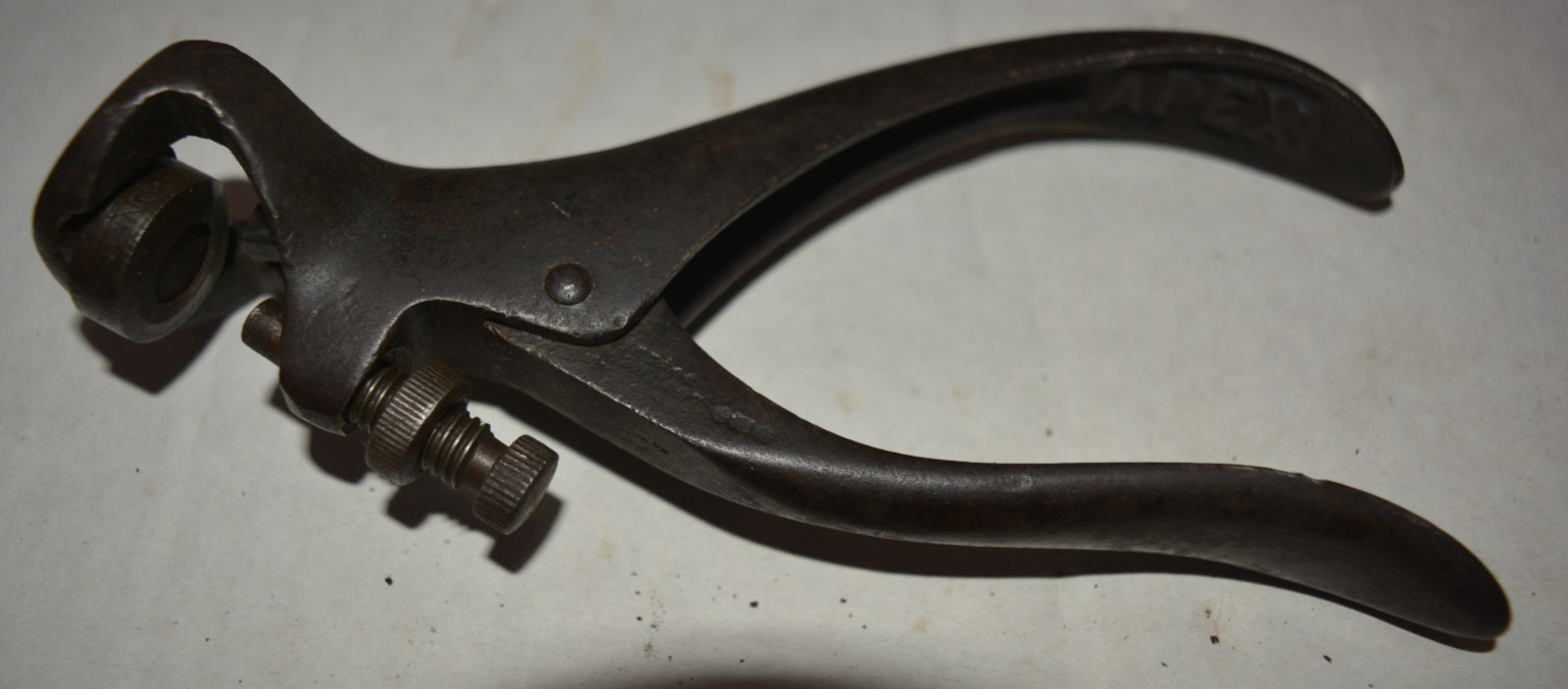 VINTAGE APEX SPECIAL SAW SET MADE IN USA