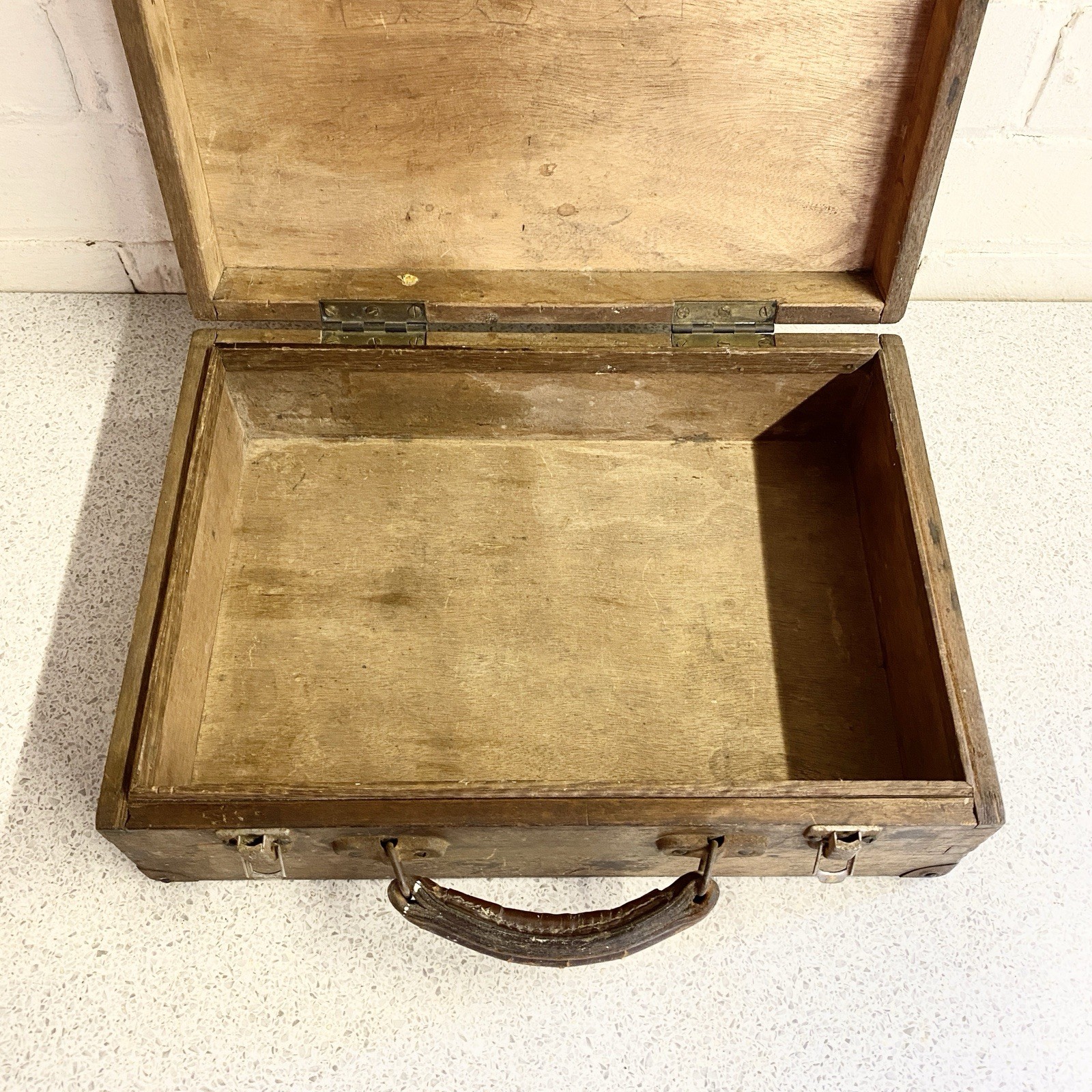 Vintage Handmade Wooden Dovetail Traditional Style Carpentry Woodworking Toolbox