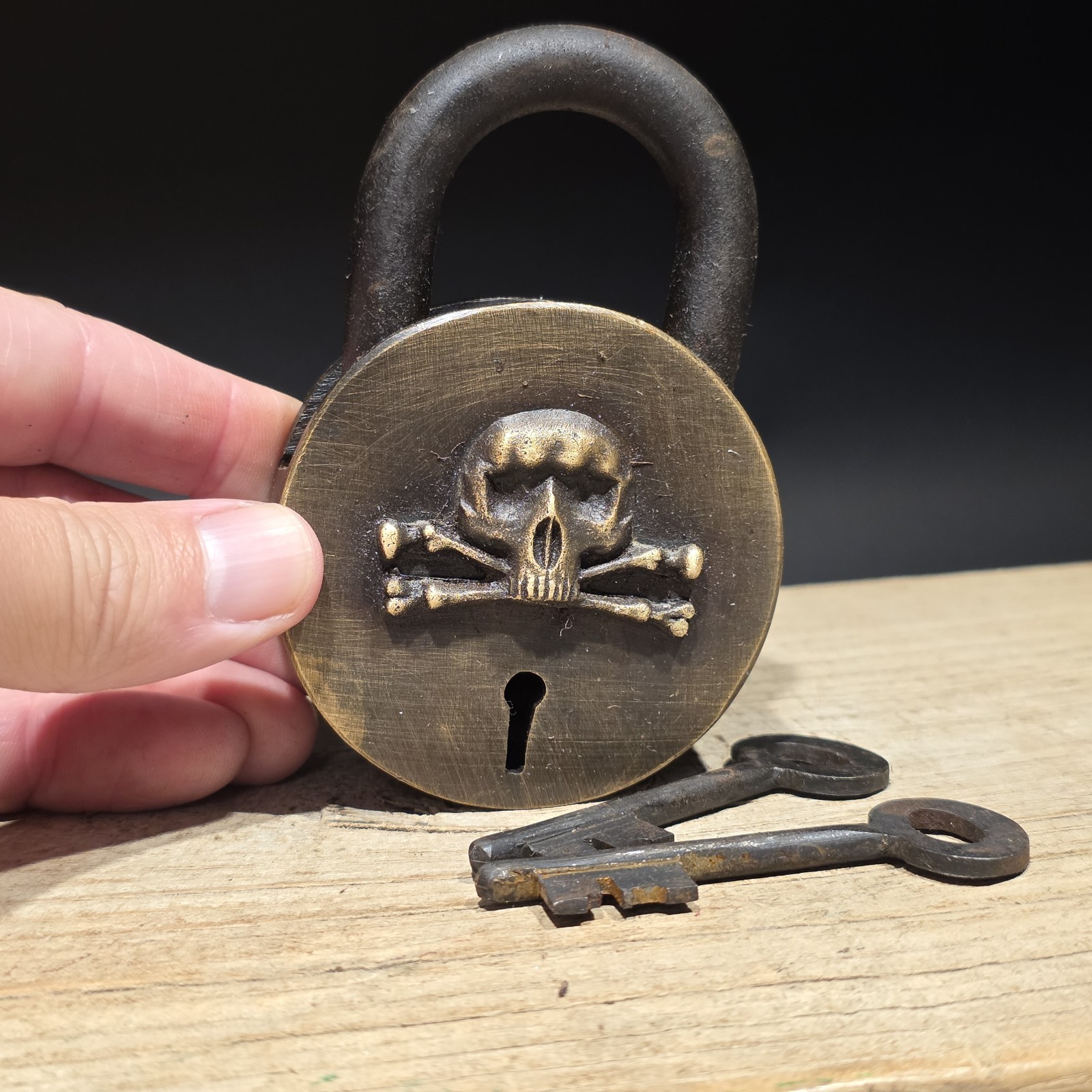 Vintage Style Wrought Iron & Brass Pirate Skull Crossbones Bridge Padlock Lock