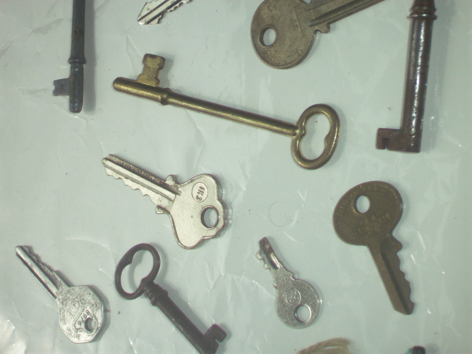 vintage mix 17 keys lot, skeleton, barrow, cabnet, lock, other Solid Steel
