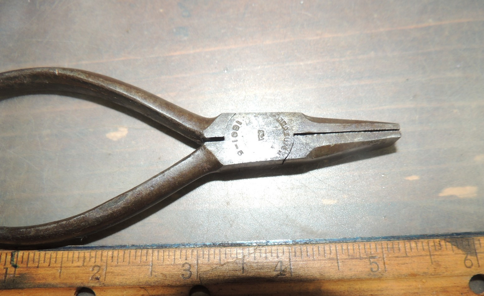 VINTAGE KRAEUTER No. 1601-5 SHORT DUCKBILL FLAT NOSE PLIERS, 5.5″ LONG, USA