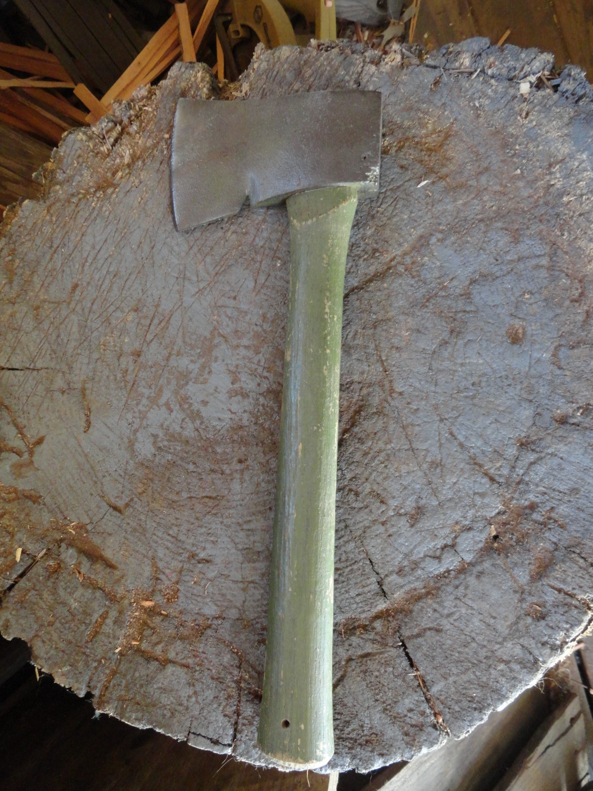 MILITARY HATCHET 1 POUND CAST HEAD ORIGINAL GREEN 14″ HANDLE NO MANUFACTURE’S #s